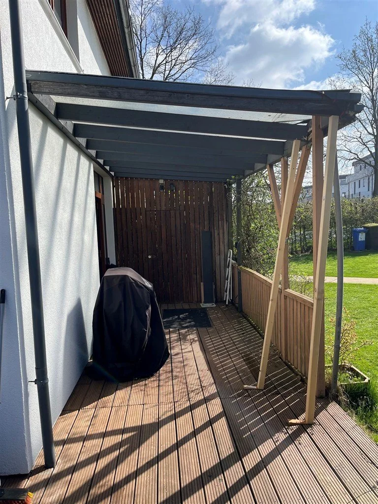 Marode Terrassenüberdachung aus Holz Vorher Zustand Holzsegen Bielefeld
