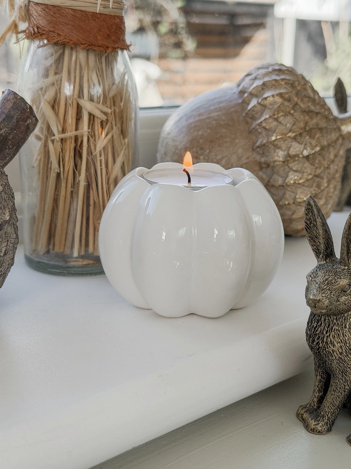 It&rsquo;s definitely starting to feel more autumnal in the air 🍂
There&rsquo;s a chill in the mornings and evenings, and the forest walks with Dexter are full of crunchy leaves and golden light, my favourite time of year.

Candles and candlelight j