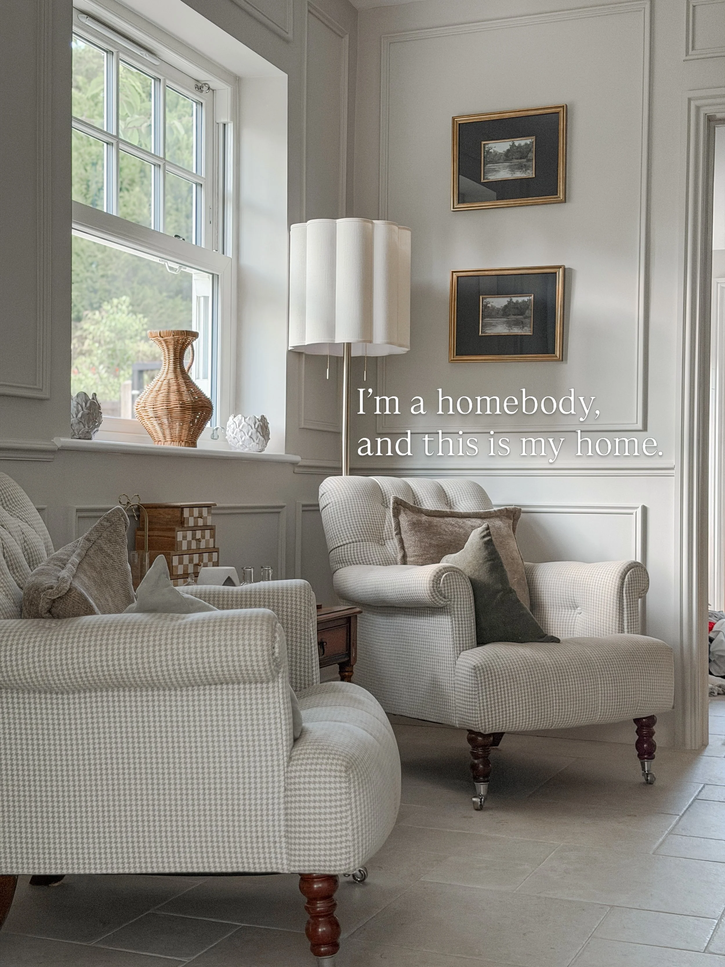 I&rsquo;m a homebody, and this is my home.

If you love being at home just as much as I do&hellip;
creating it, living in it, improving it (and sometimes just sitting in it with a coffee or a glass of fizz), then you&rsquo;re in the right place.

Fol