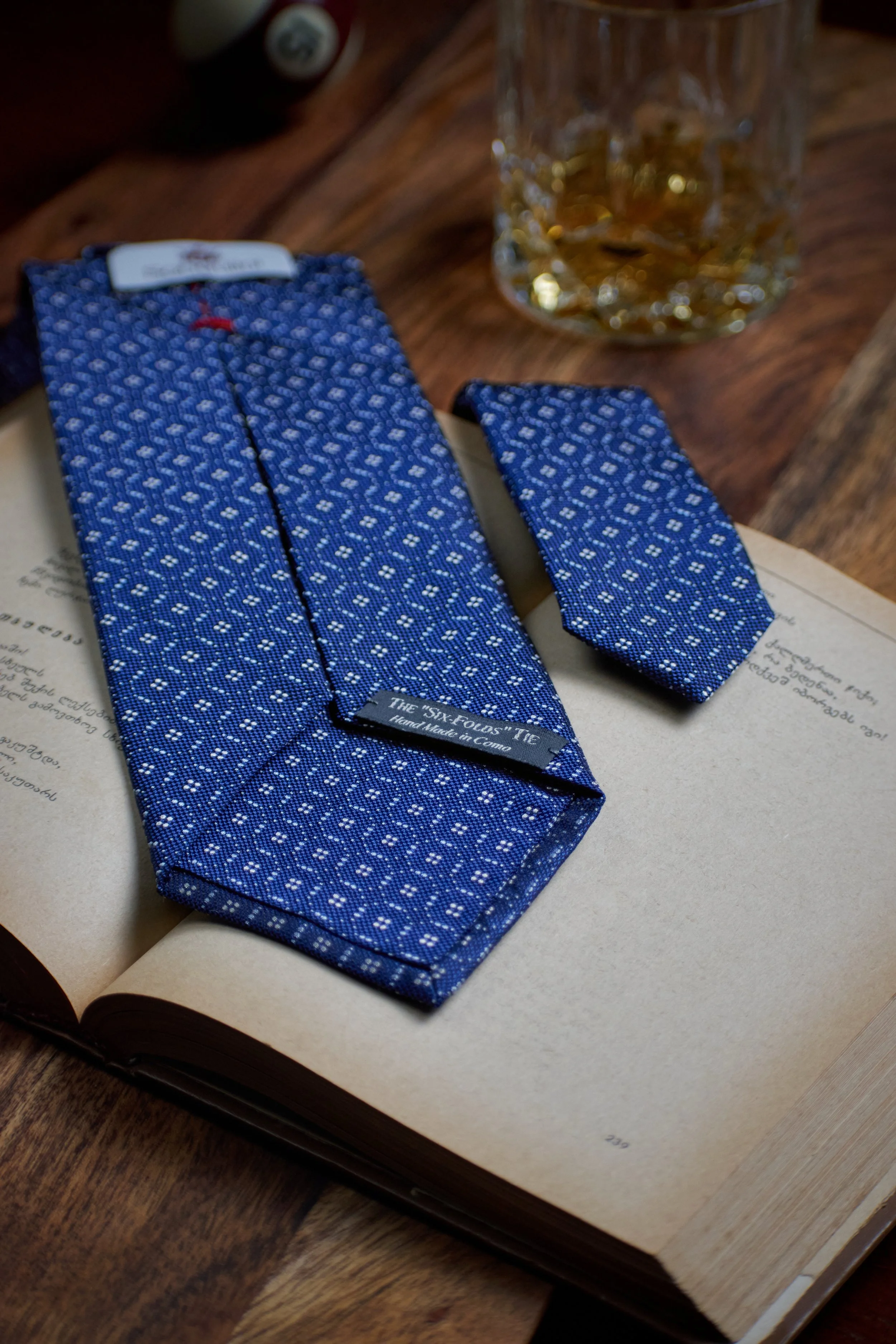 Blu Aristocratico | “Aristocratic Blue”