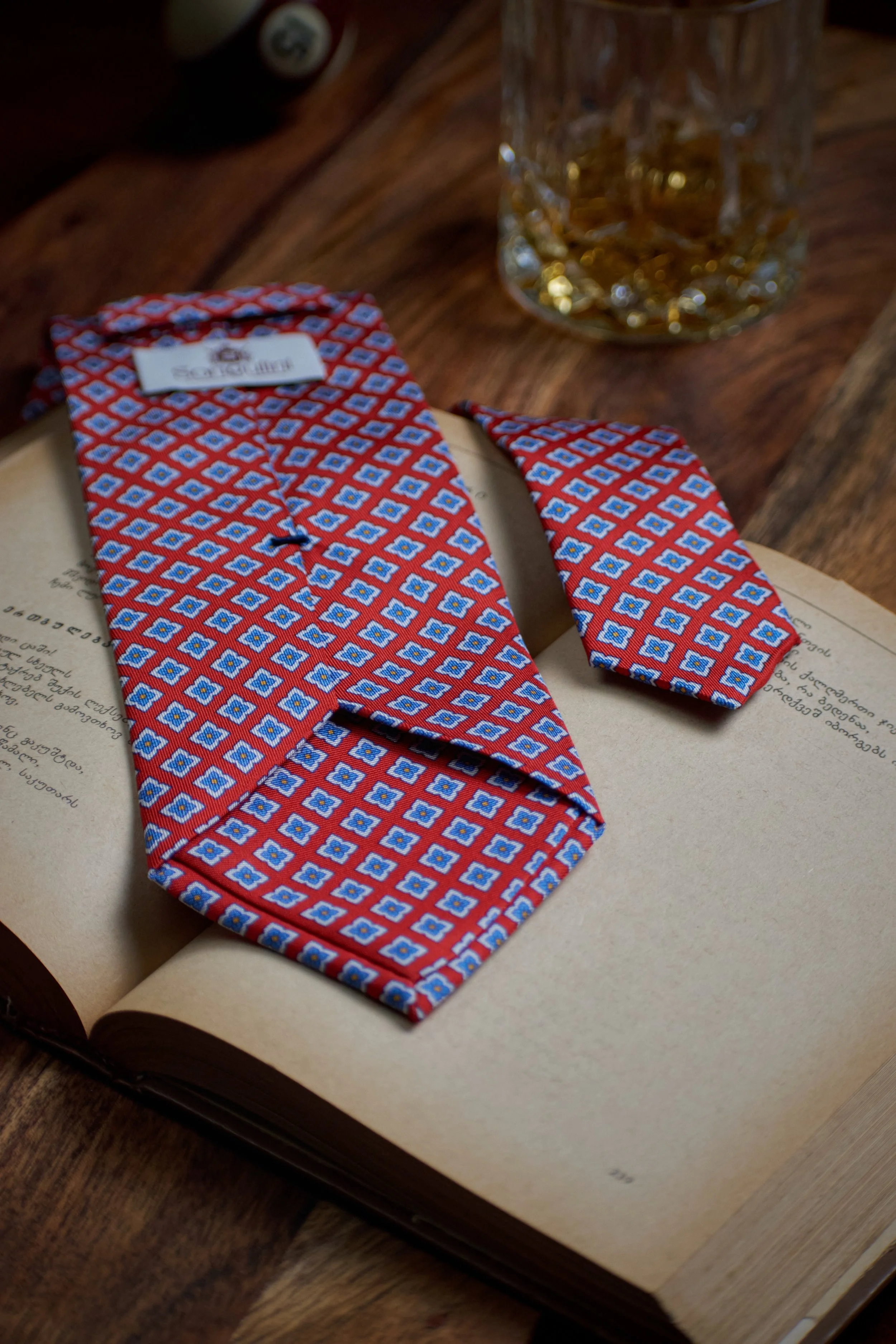 Rosso Giostra Fiorita | “Red Floral Carousel”