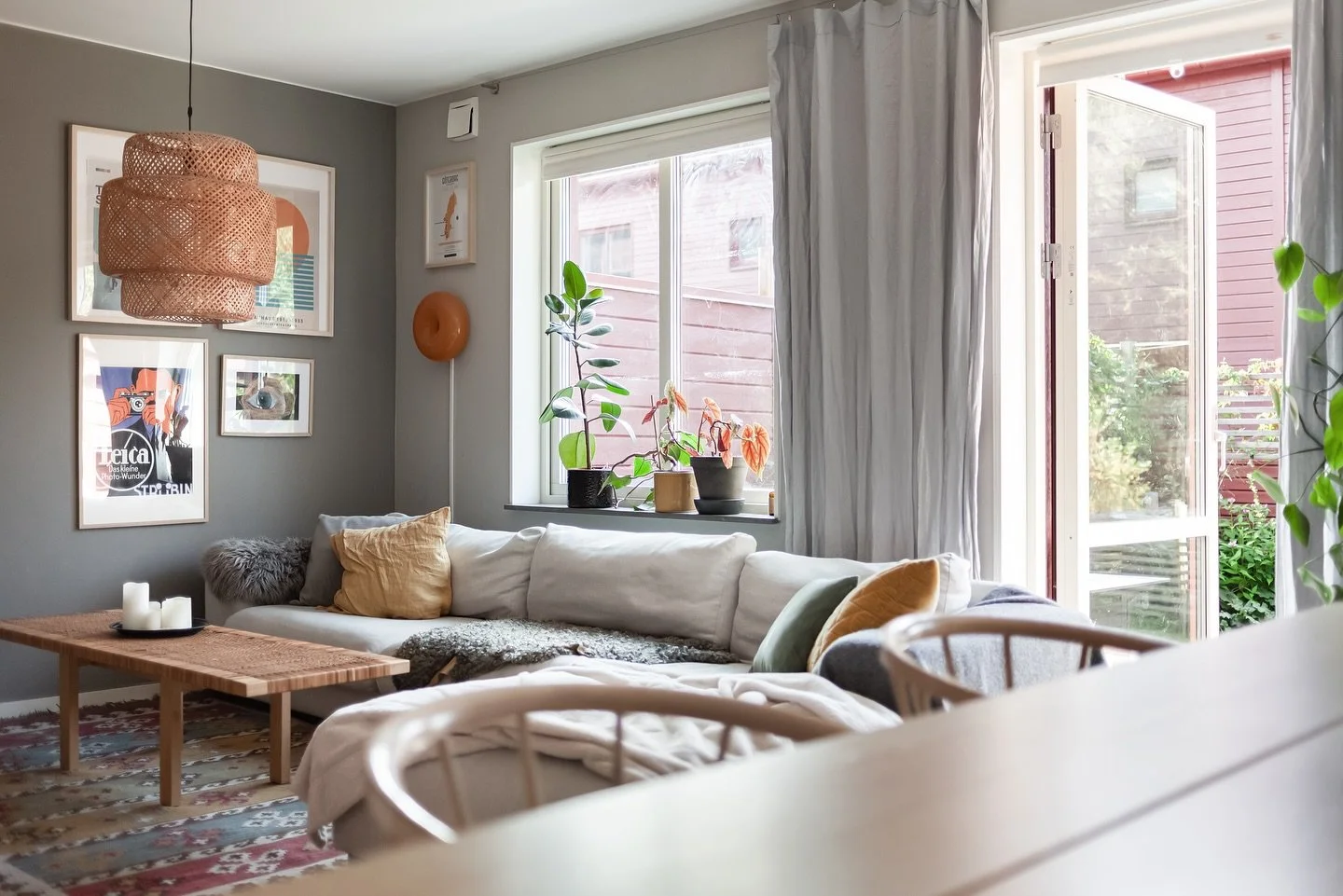 H&auml;rligt gavelradhus i Ingared ✨

@svensk_fast_alingsas @se360.se #photography #hemtillsalu #heminspiration #home #homeinterior #homestyling #inredning#hem#scandinaviandesign  #canoneos #canonphotography #interiordesign #interiorphotograhy #arcit