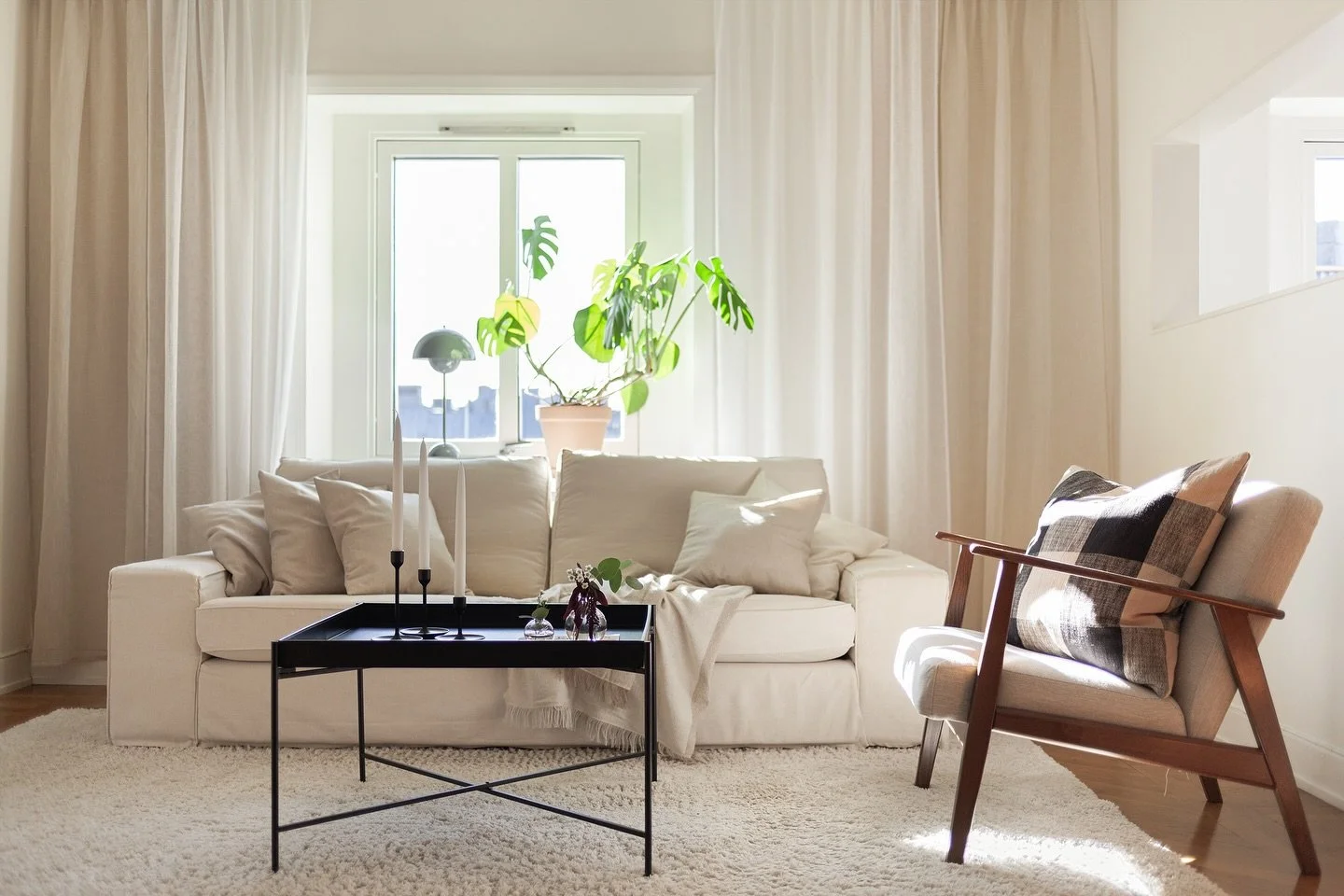 H&auml;r kan man bo 🫠
M&auml;klare: @elias.rabogliatti @lansfastgbgcentrum 

@se360.se #photography #hemtillsalu #heminspiration #home #homeinterior #homestyling #inredning#hem#scandinaviandesign  #canoneos #canonphotography #interiordesign #interio