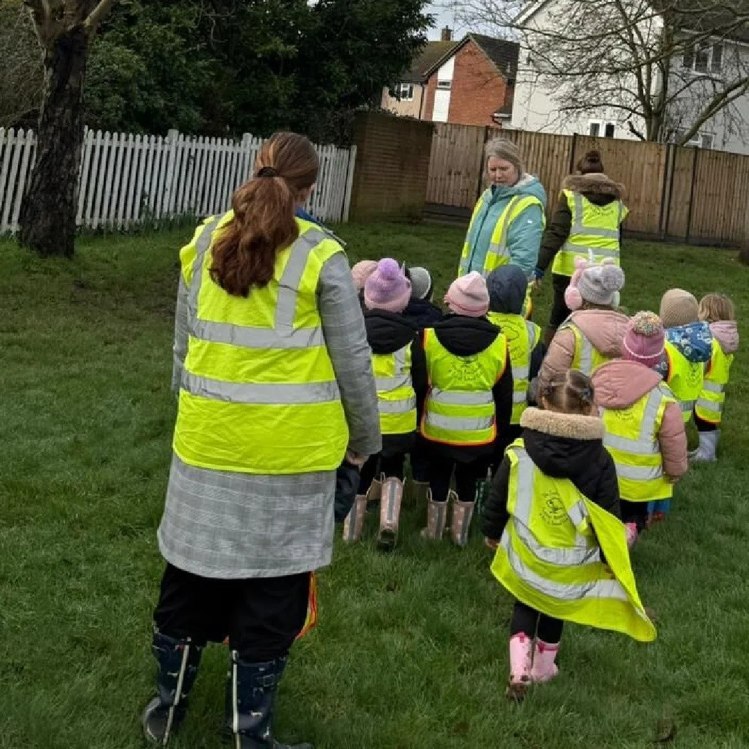 The Treehouse Club Great Totham have been on a mini beast hunt walk around the fields. They were looking for all types of insects like millipedes and spiders. We also took part in some bird watching, spotting different types of birds!

#EYSF #Nursery