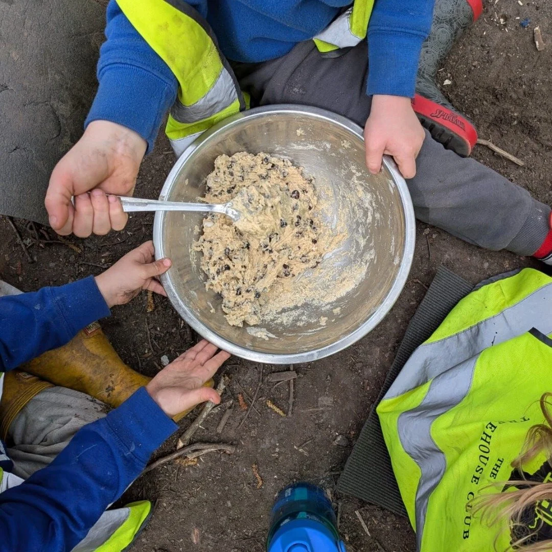 The Brentwood Owls made Welsh cakes at #ForestSchool recently. We love to cook outdoors, it helps us teach fire safety and enjoy some yummy treats too! The kids love our outdoor cooking sessions. 

#TheTreehouseClub #BrentwoodNursery #EarlyYears