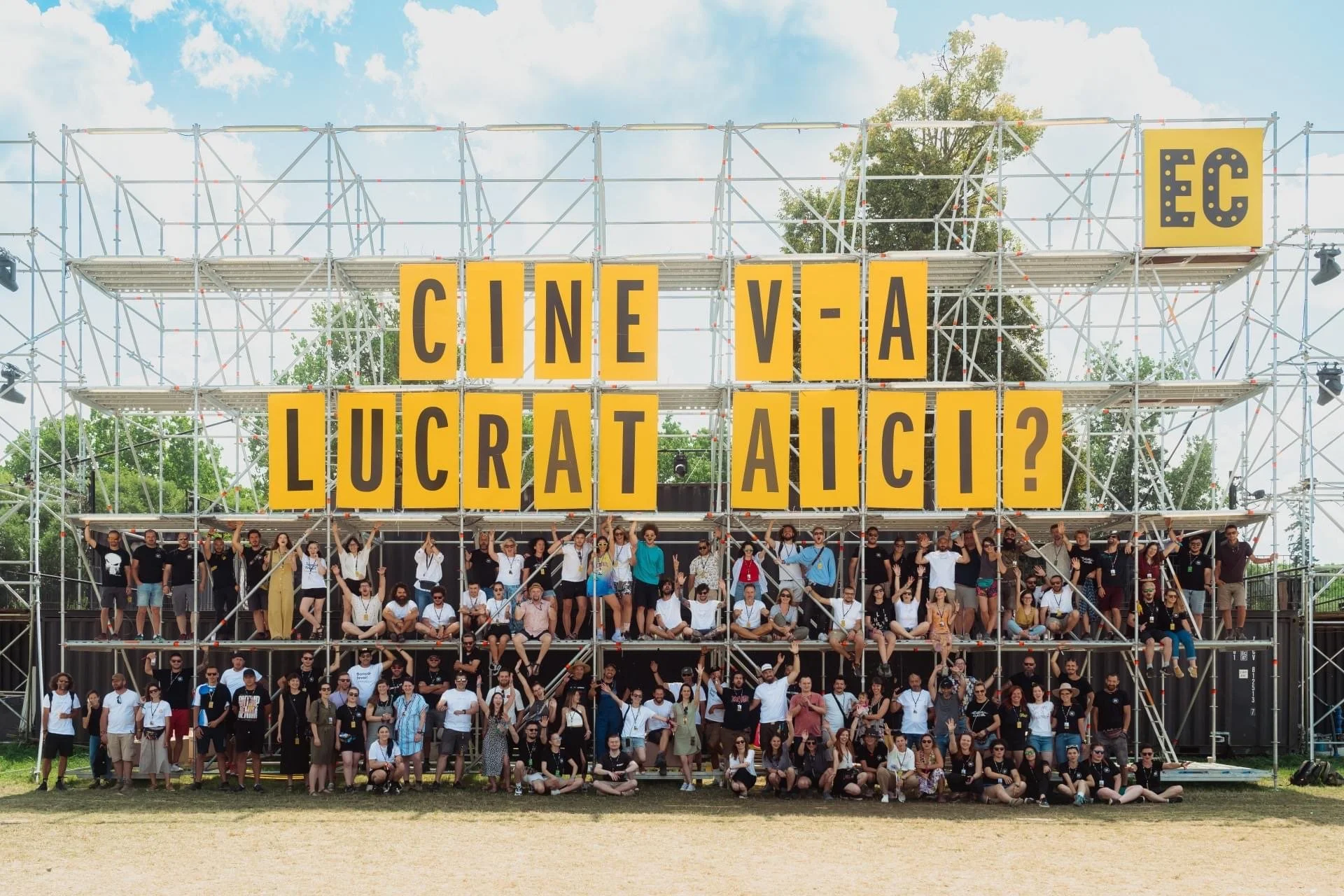 cine v-a lucrat aici echipa electric castle