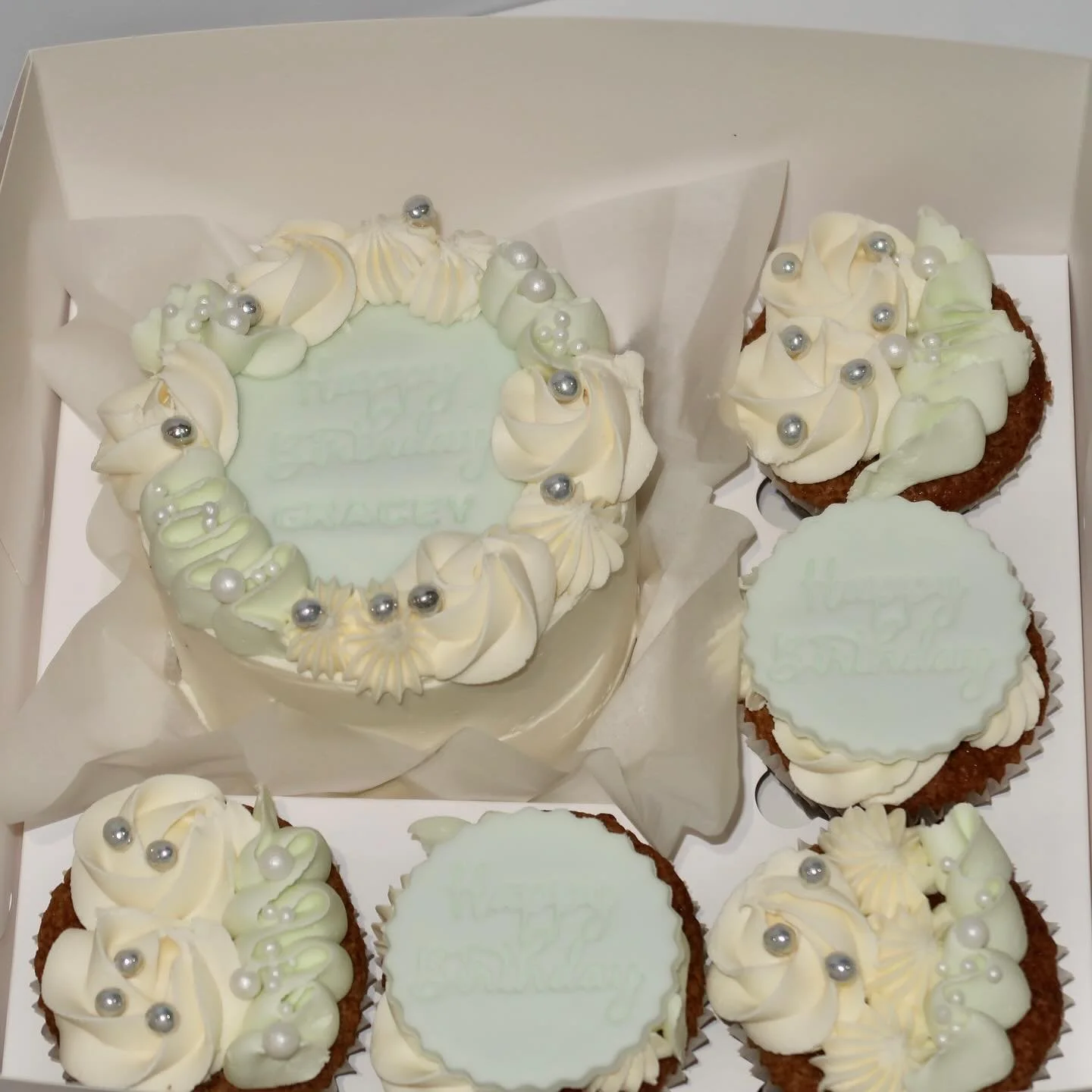 Birthday Bento Boxes are such a perfect way to celebrate at small gatherings #bento #cake #cupcakes #homemade #baking #essex #witham #essexcakes
