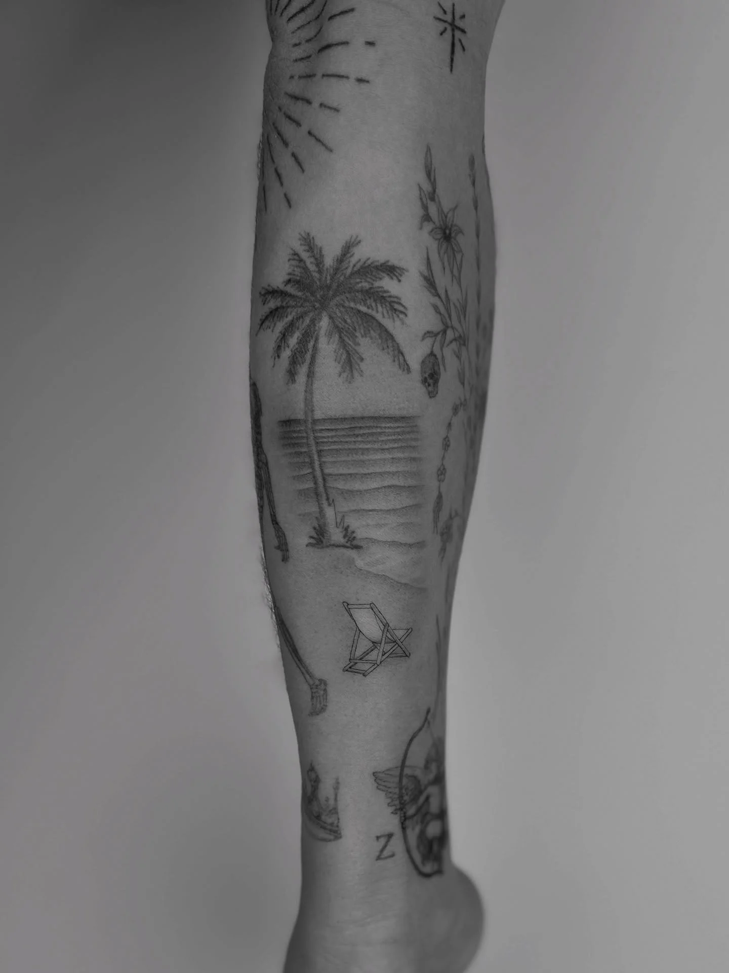 🏝️ a beach scene as a filler piece for Max. 
Swipe to the last slide to see his arm before our sessions.
We collabed on the design to fill up the empty space and tie all his other pieces together. Really happy w/ how it turned out. Can&rsquo;t wait 