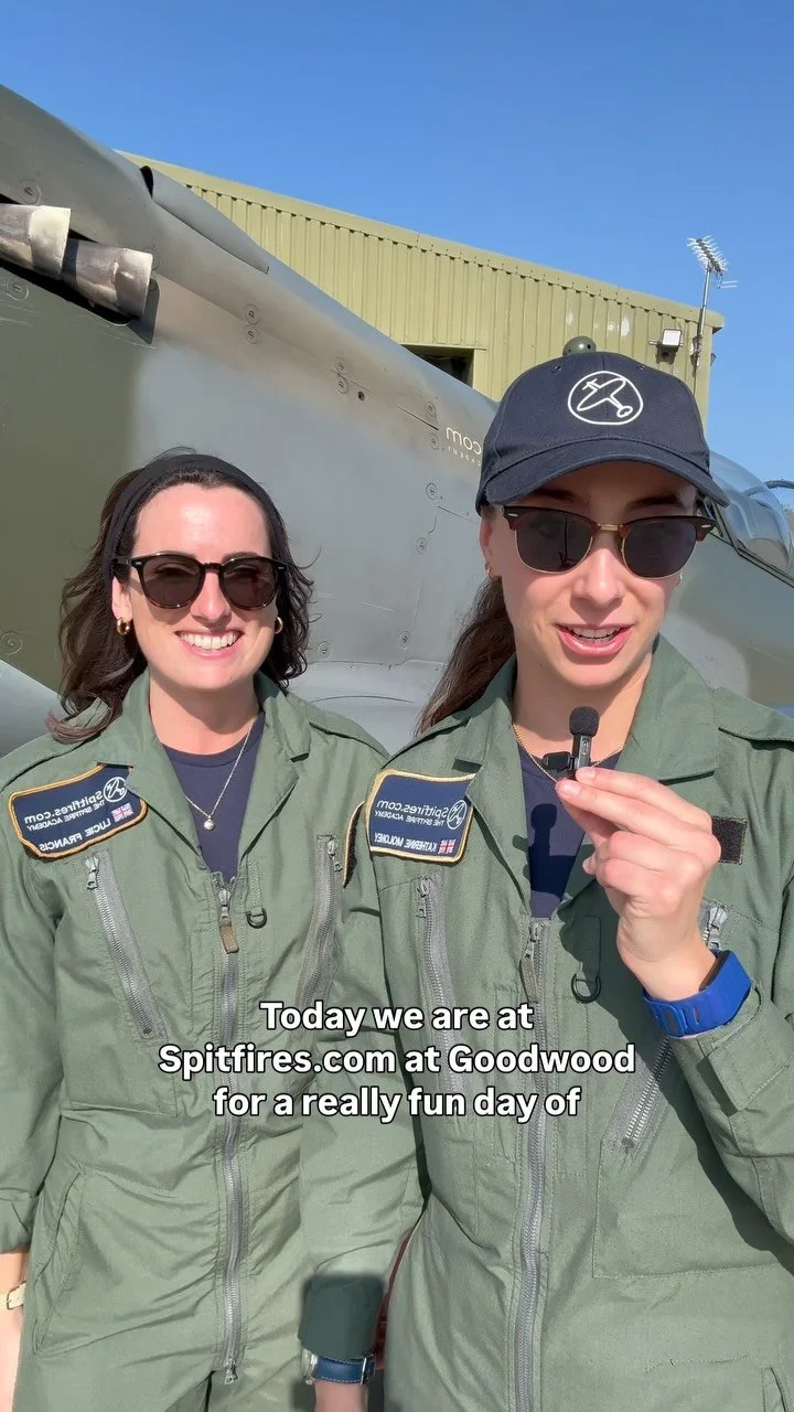 A day in the life! @spitfiresdotcom volunteer edition with @luc1e_inthesky 🛫
#spitfire #warbird #pilot #aviationdaily #aviationlovers #pilotlife