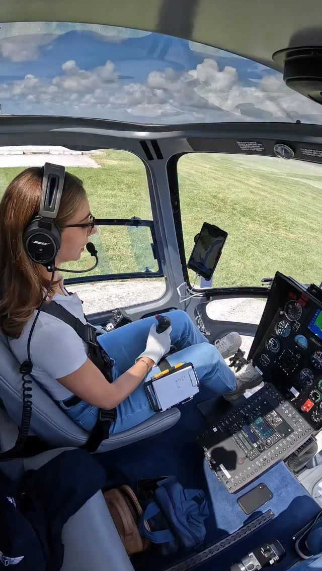 Looking back at some lovely Summer weather while we have cloud on the deck today 😂☁️ looking forward to some crisp autumn days 🍂 🛫
#aviation #pilot #femalepilot #pilotview #heli #helicopter