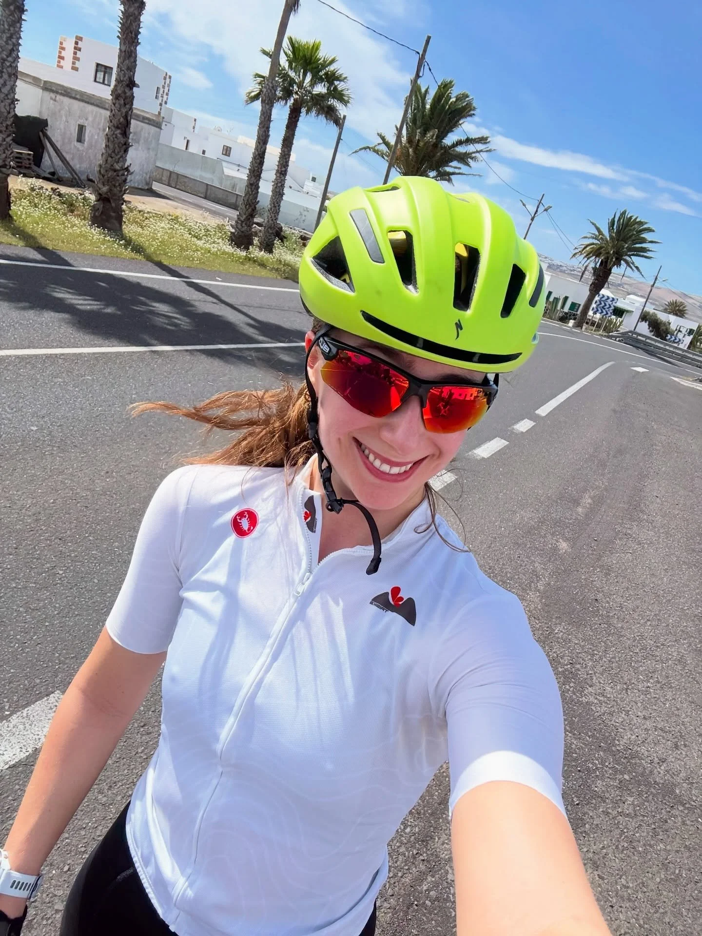 An absolutely unreal day today on the rock 🌋 stunning weather, great routes and the compulsory coffee and tostada stop ☕️ 

#pilot #cyclist #femaletriathlete #triathlon #womenintriathlon