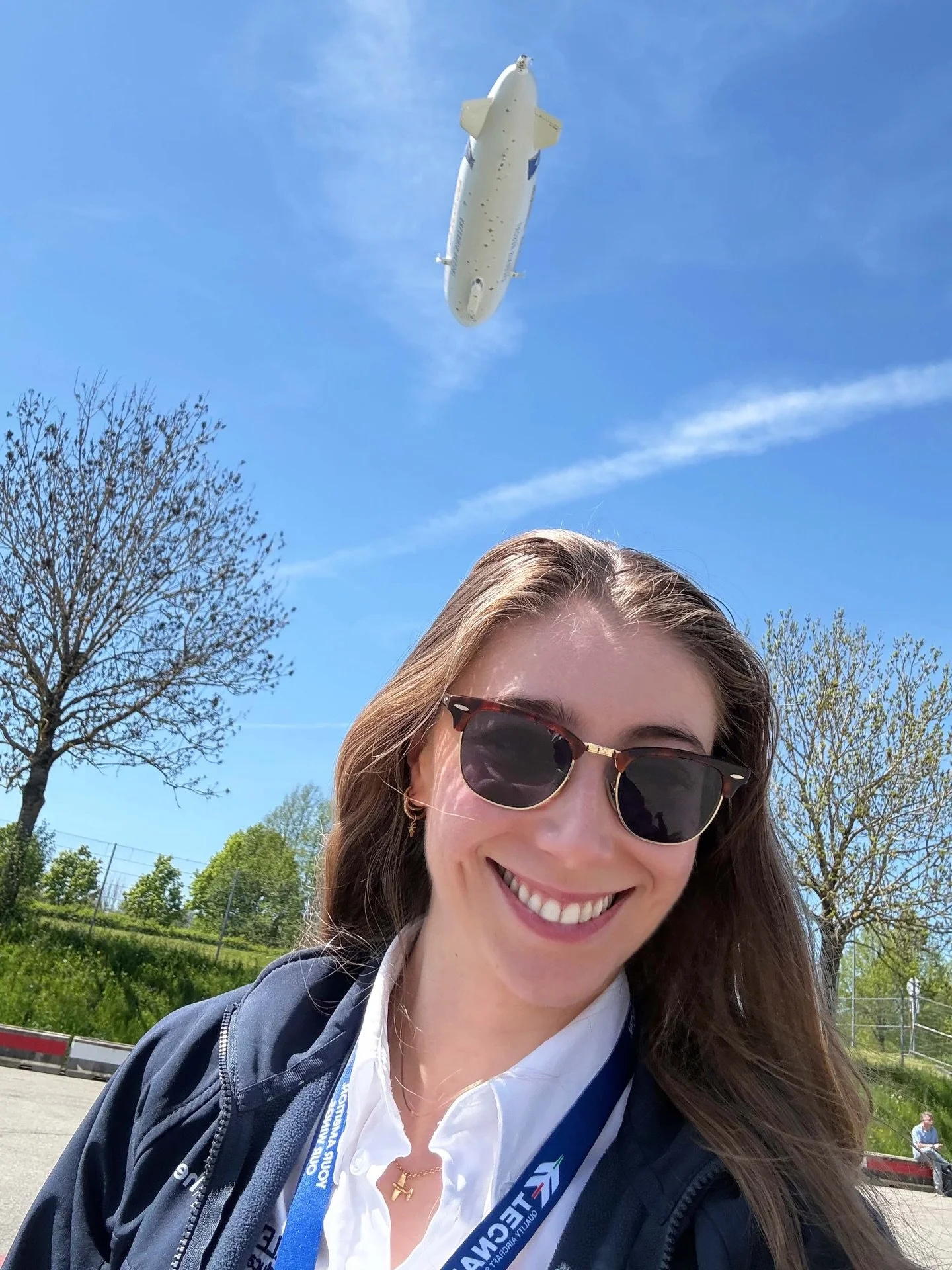 Chilling with the blimp @aerofriedrichshafen 🫶🏼

#aviation #pilot #pilotview #blimp #womeninaviation