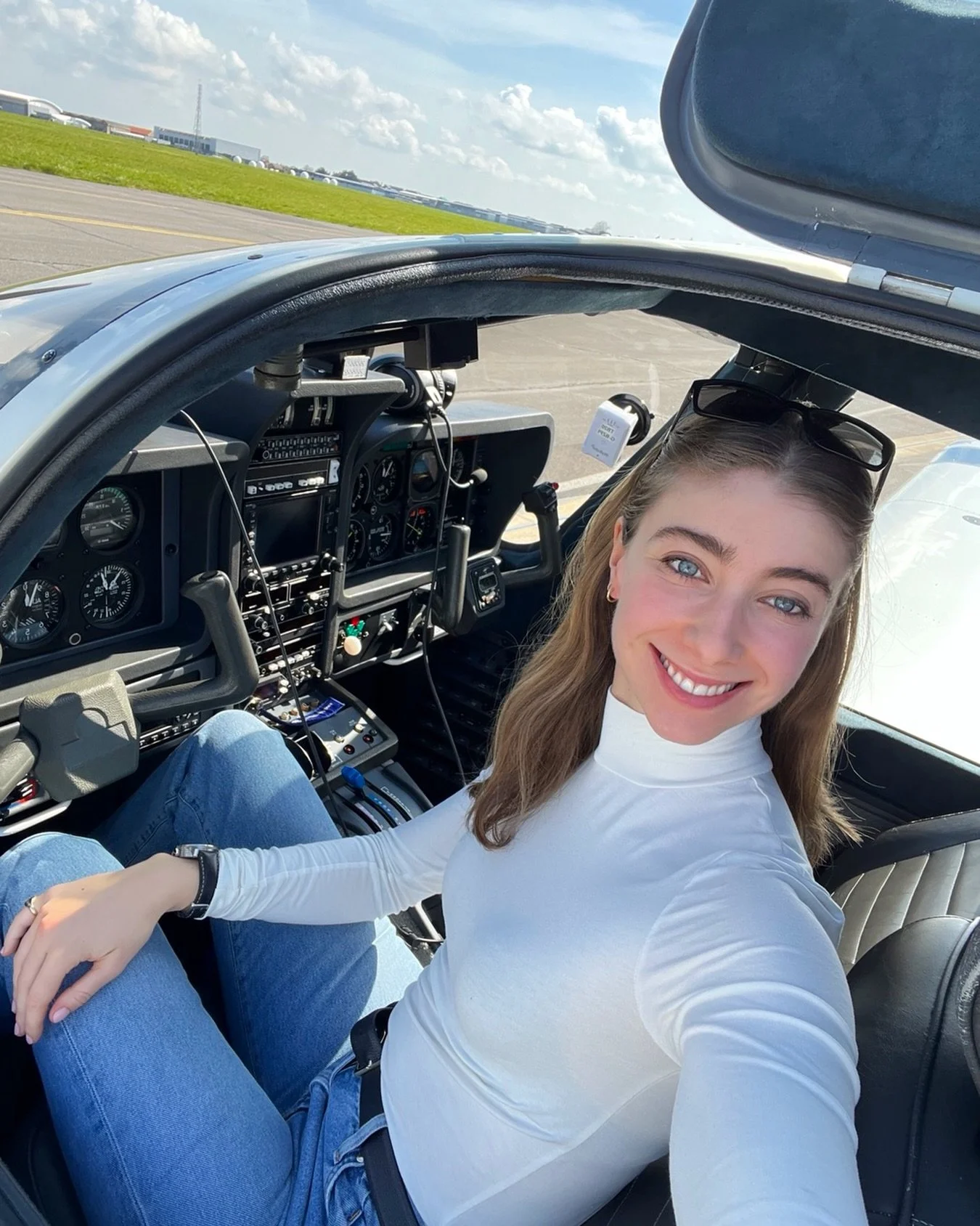 It is starting to feel like Summer! 🌞

#aviation #womeninaviation #pilot #femalepilot #avgeek