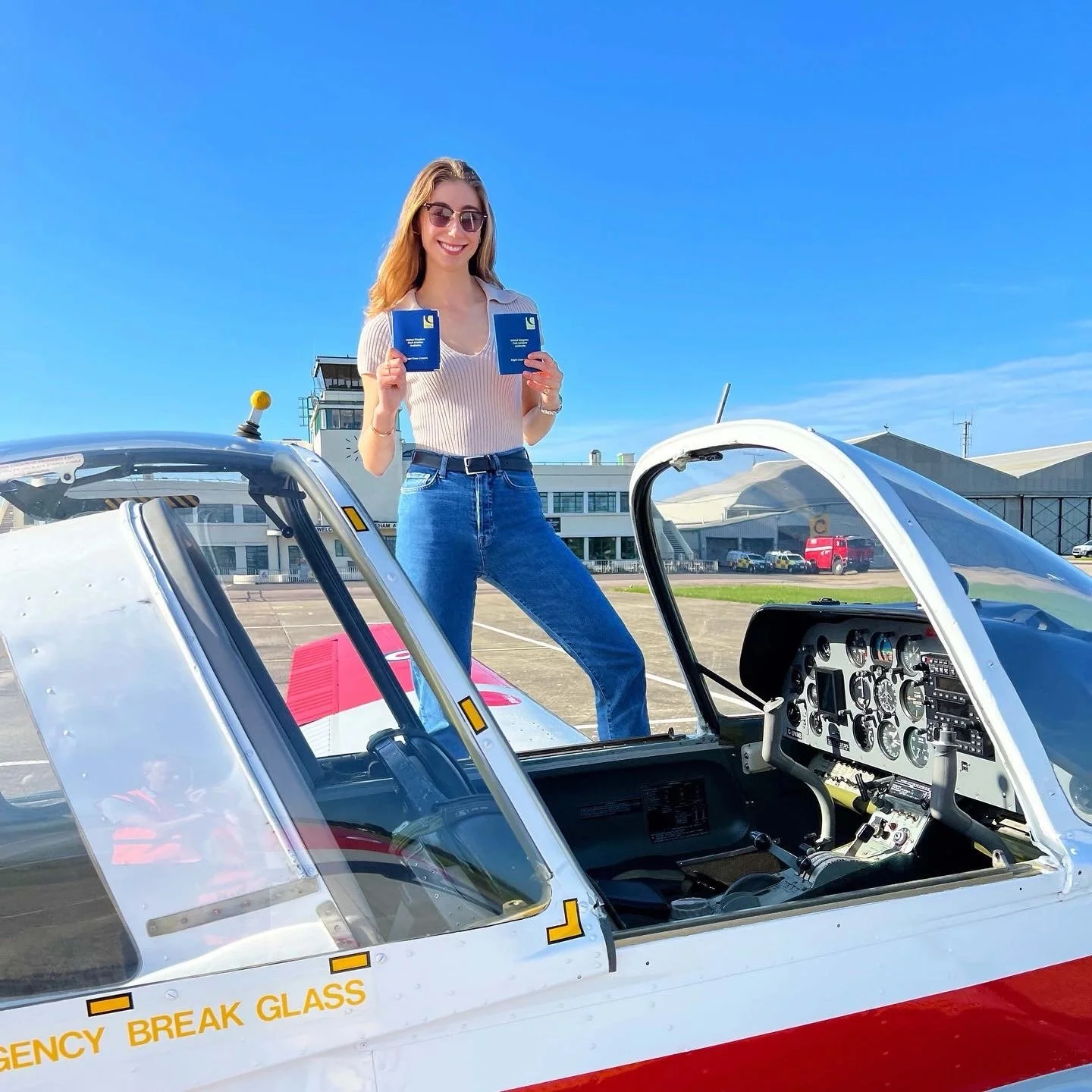 It has been just over 4 years since I passed my PPL(A) and just over 8 years since I passed my PPL(H)! 🚁✈️

(Both of my test dates were at the end of May!) 

I have loved every moment of my aviation journey so far and I am so grateful for the opport
