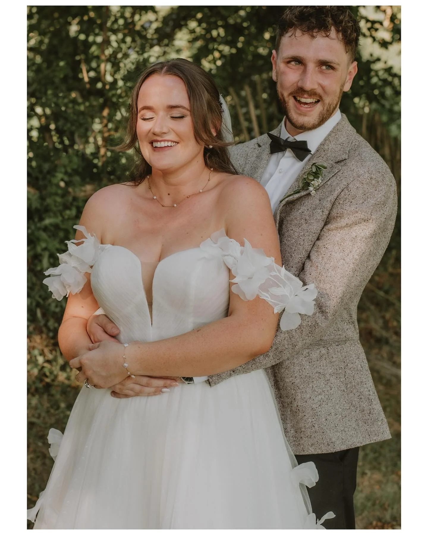 Your photos will be with you when you return from your honeymoon Holly &amp; Dom 💌 🕊️&hellip; In the meantime here are a few more sneak peeks. 🤍 How beautiful is this venue!? @launcells_barton ⚡️

Thanks for assisting me @jameskilhams 🫶🏻
.
.
.
#