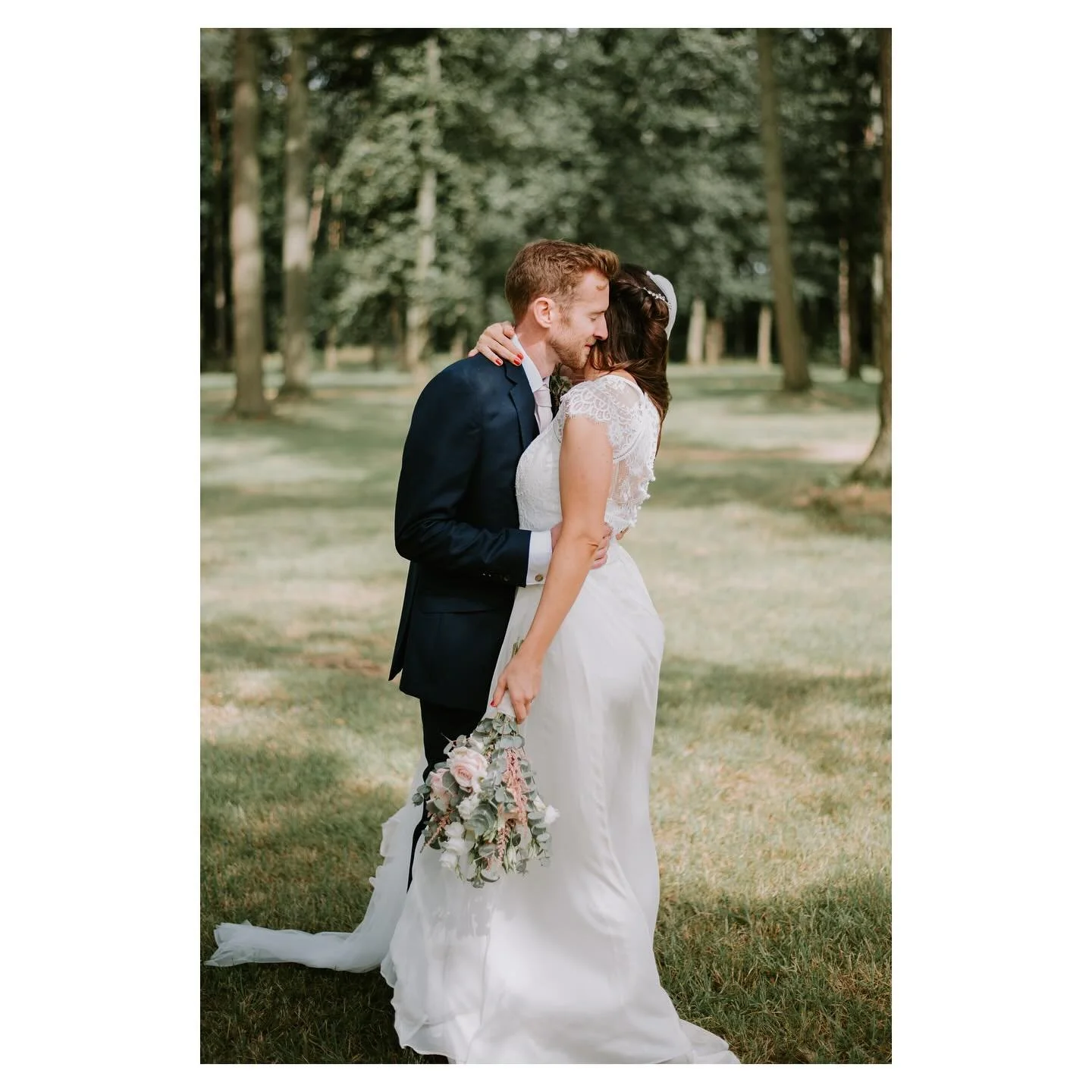 Becca &amp; Will 💘
.
.
.
#weddingphotographer #2026wedding #2027wedding #2028wedding #weddingplans #hampshirewedding #hampshireweddingphotographer #londonwedding #londonweddingphotographer #forestwedding #naturalphotography #candidphotography #candi