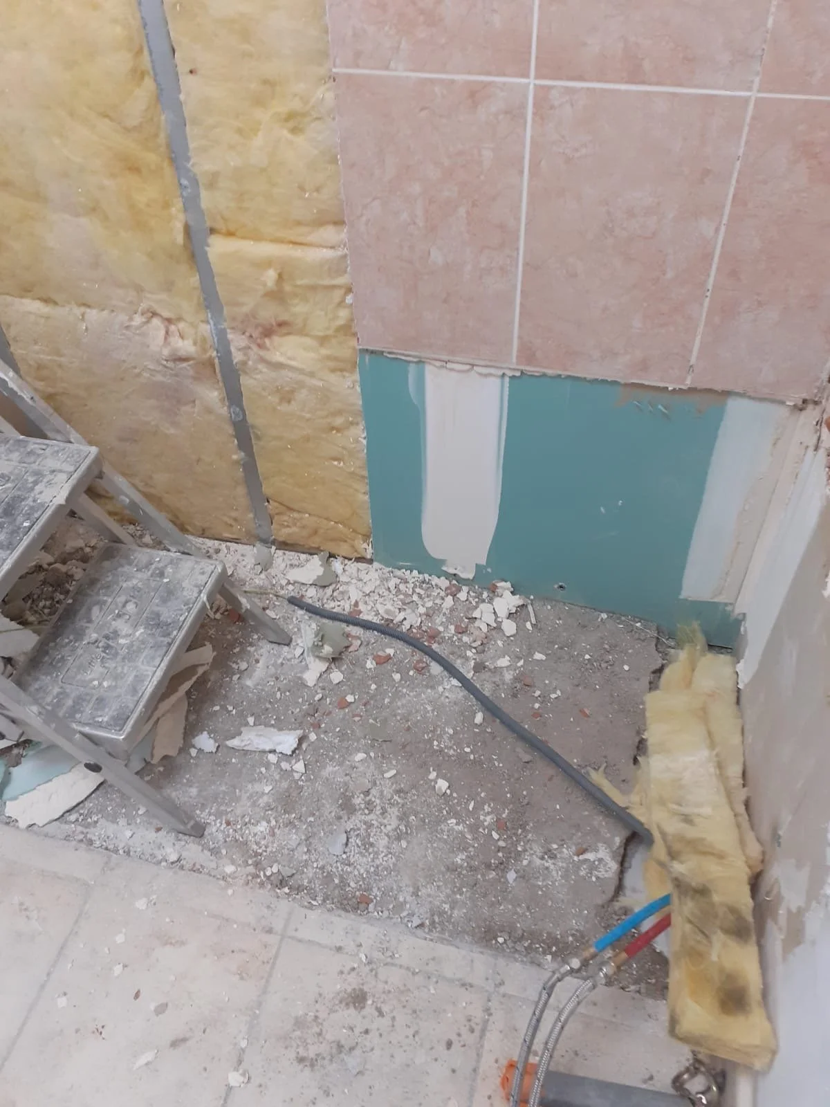 Chantier de plomberie à Lézignan-Corbières réalisé par Serge le Belge, artisan plombier (142).jpeg
