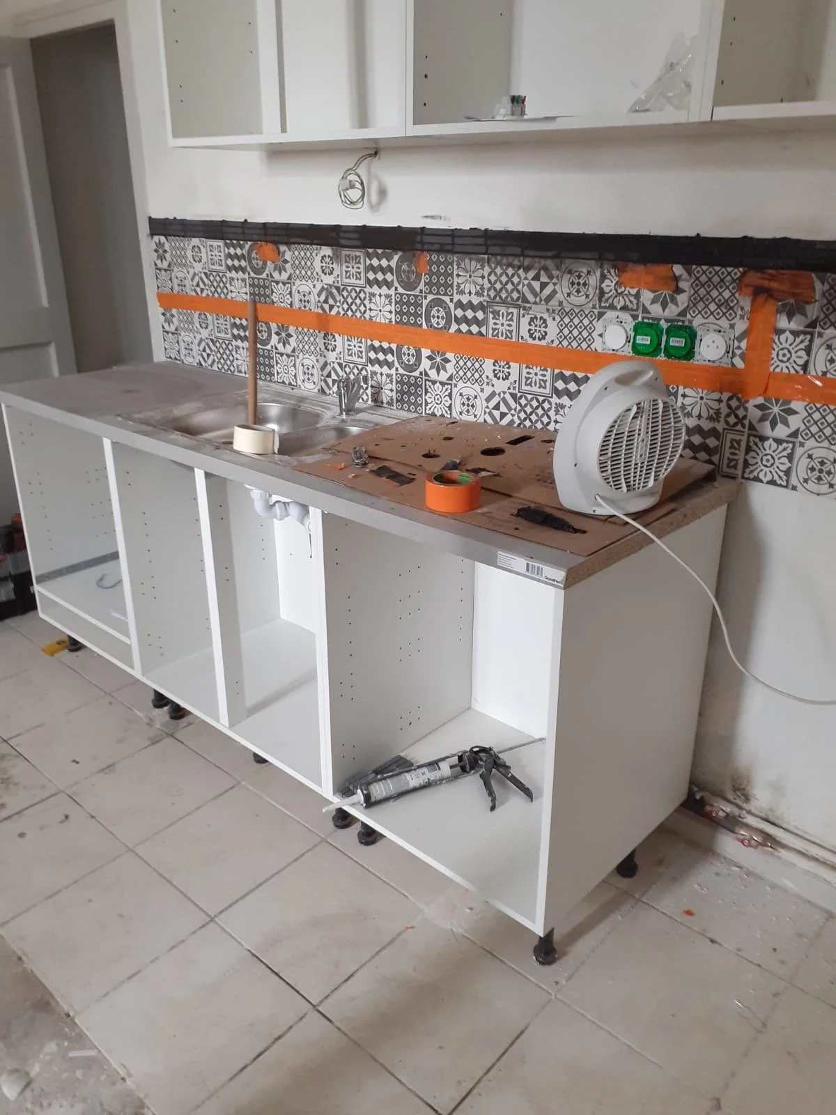 Chantier de plomberie à Lézignan-Corbières réalisé par Serge le Belge, artisan plombier (149).jpeg