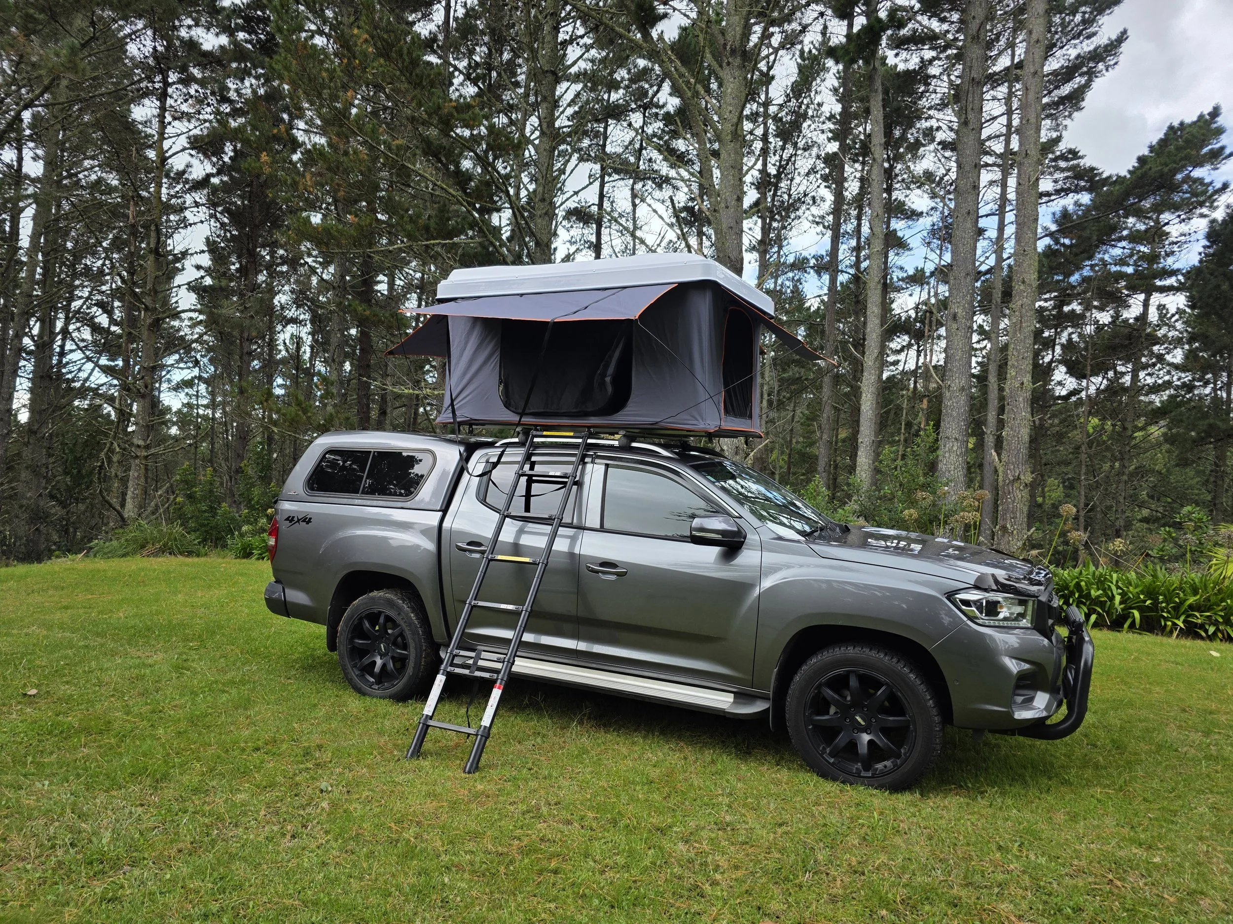 Hard self pop top tent