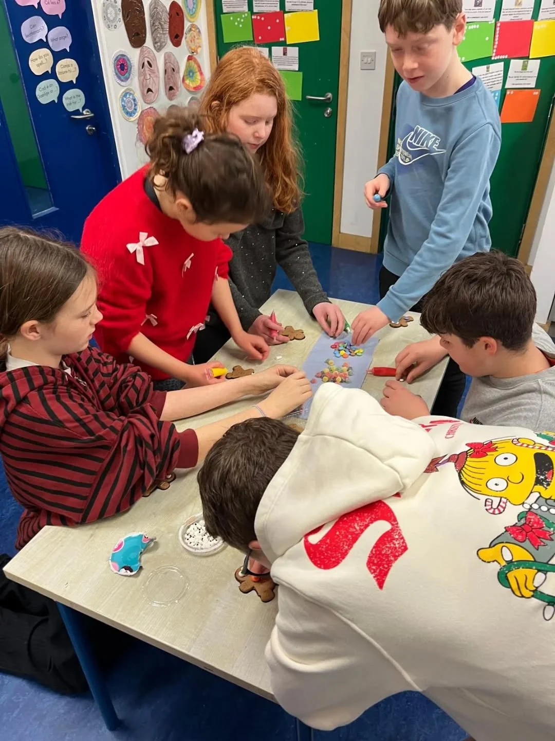 Decorating gingerbread men in 6th Class 2