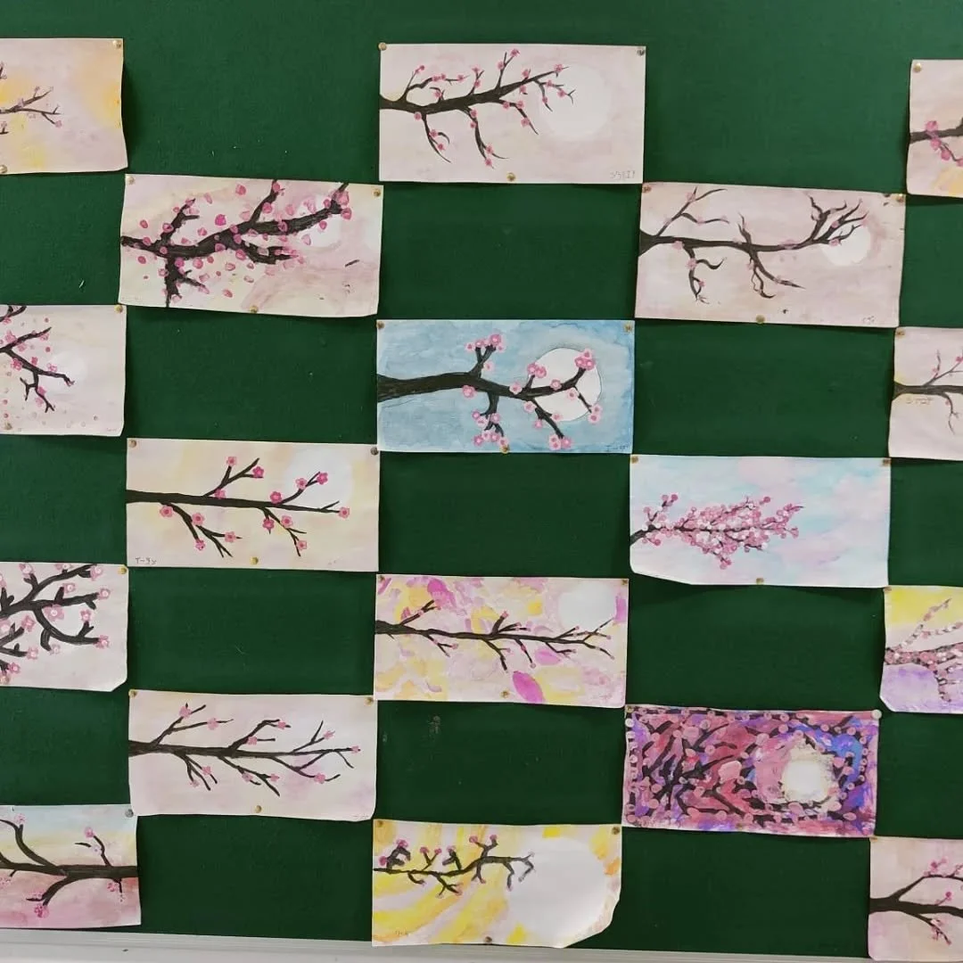 Shane's 6th class working on some beautiful Cherry Blossom artwork. 🌸