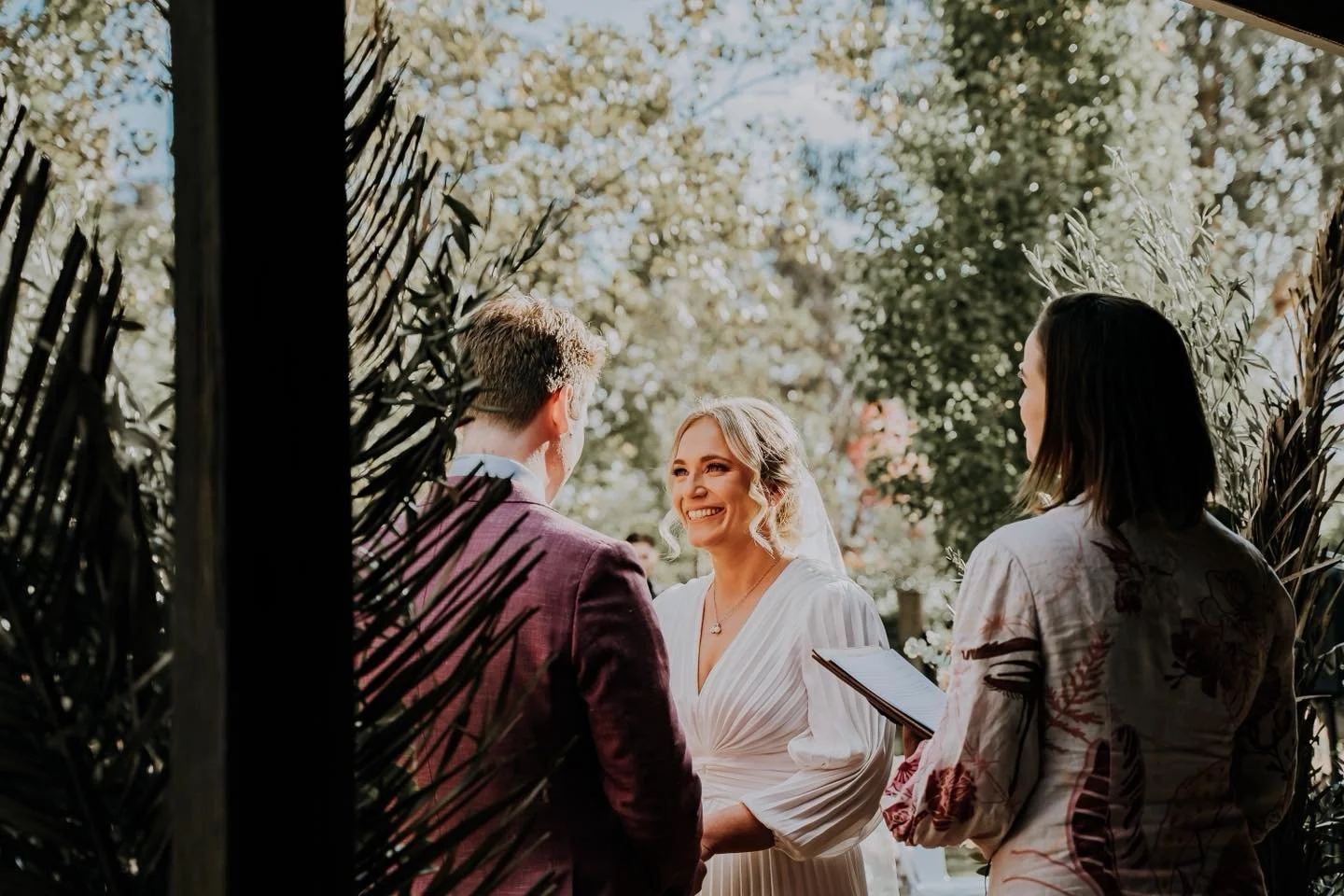 When the love looks like this, it makes everything else easy 🤍

📸 @ashotabovetherestmf 

#wedding #countrywedding #southernhighlandweddings #cbrwedding #upperlachlanshire #weddingvenue #love #canberraweddings #theoldcoachstables #upperlachlanvenue 