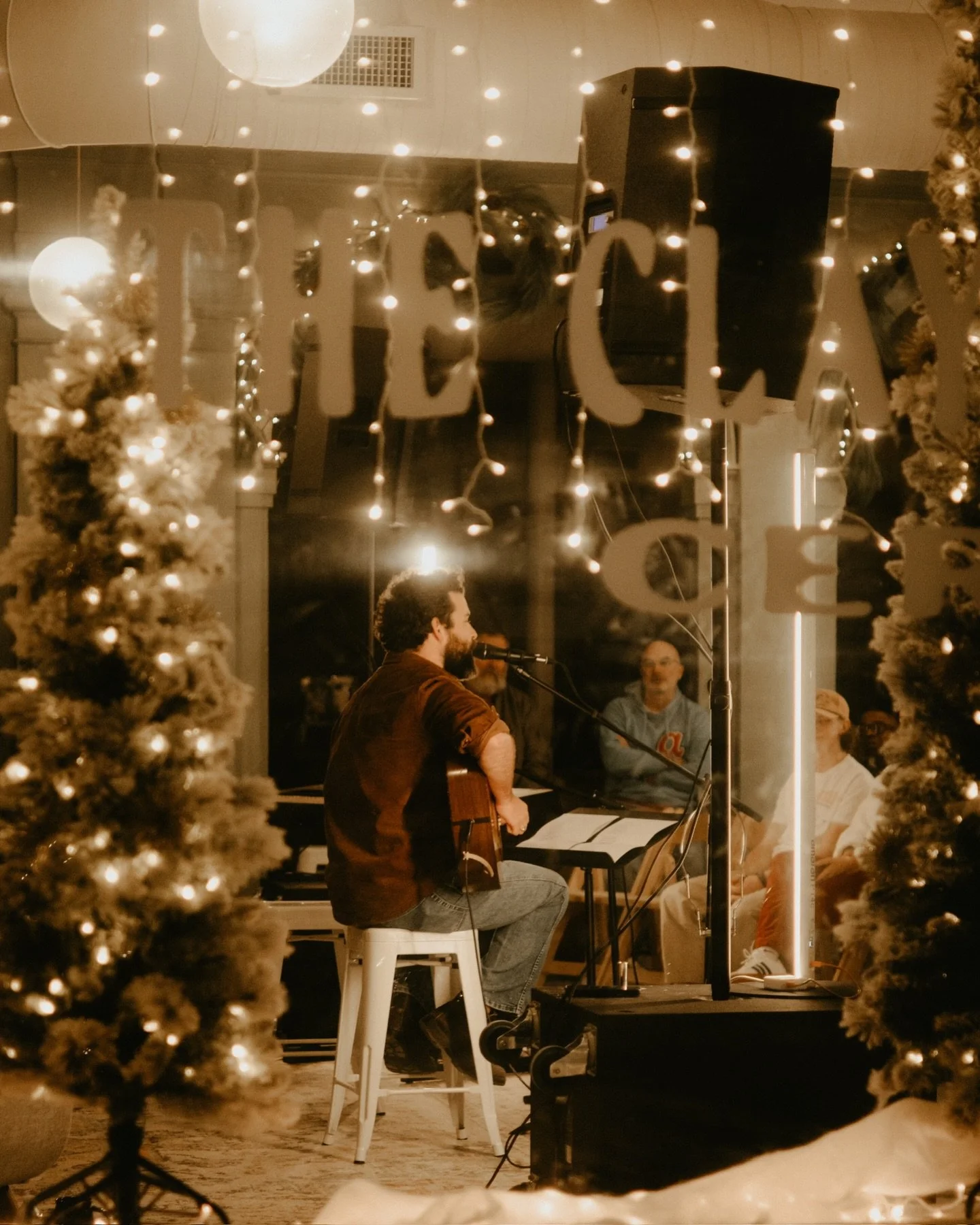 If you love original music and genuine moments, the Echo Room is for you.

📸: @lanierphoto 

Echo Room showcases details:
📍 @theclaycommunion
📅 Friday, February 20th
🕐 Doors open: 7:00 | Music starts: 7:30
🎟️ $25 (available now on our website)