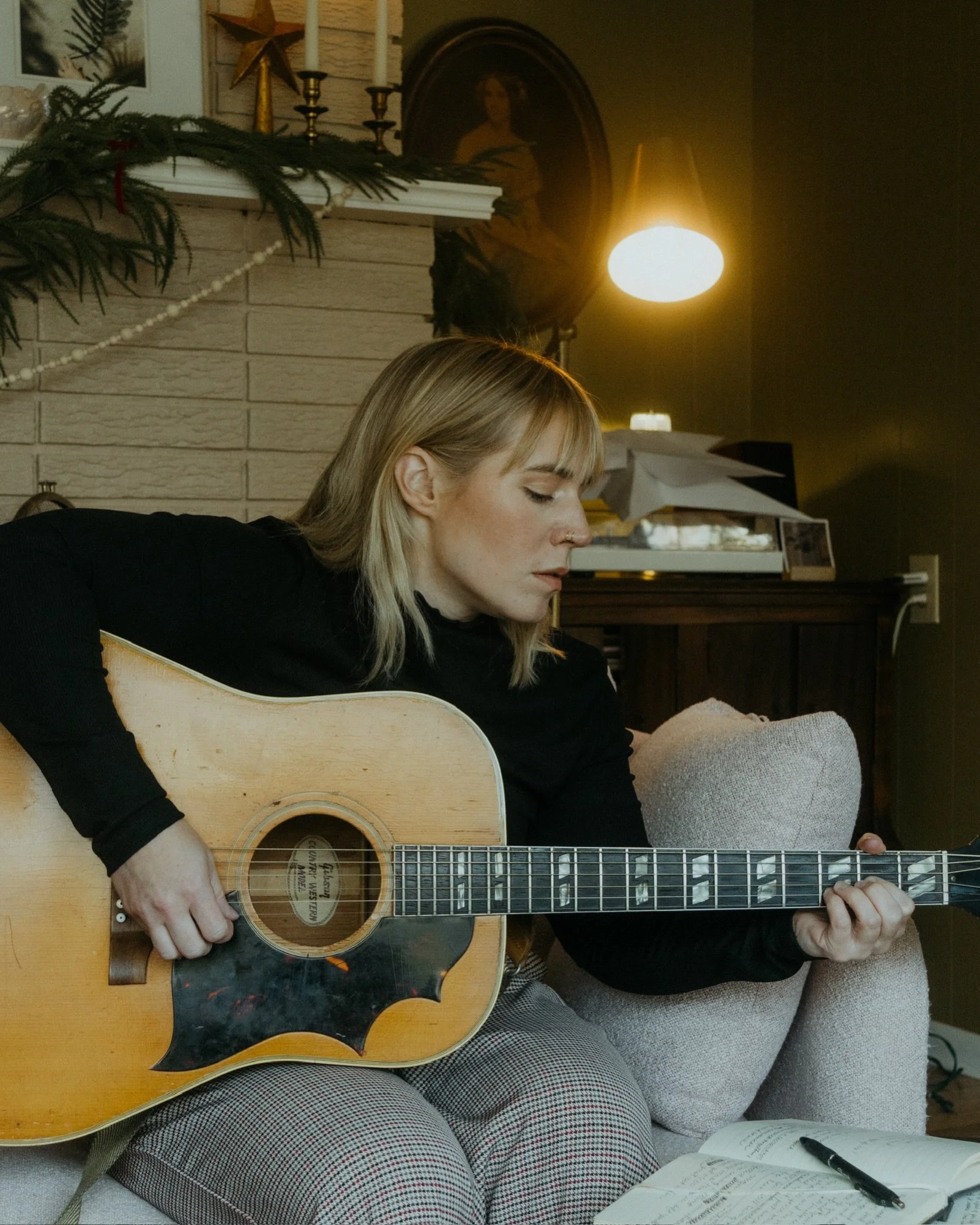 🎉🎉🎉
Catherine Garrett is coming back to the Echo Room this month! 

Catherine&rsquo;s music is honest, earthy, and beautifully haunting. We love that Catherine writes from her real life, giving people a glimpse of the world through her eyes. You c