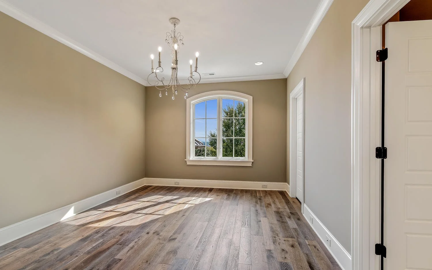 12755 Highwick Cir Knoxville-large-036-40-Upstairs Bedroom-1500x938-72dpi.jpg