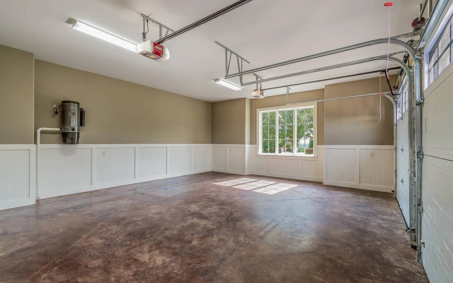 12755 Highwick Cir Knoxville-large-027-39-Garage-1500x938-72dpi.jpg