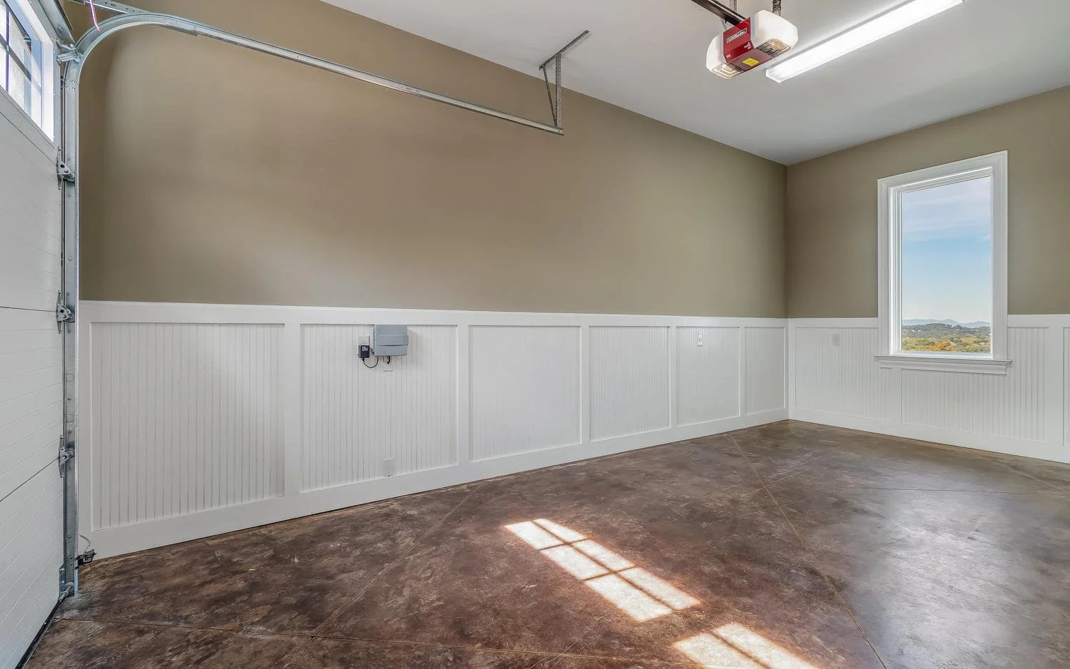 12755 Highwick Cir Knoxville-large-028-20-2nd Garage-1500x938-72dpi.jpg