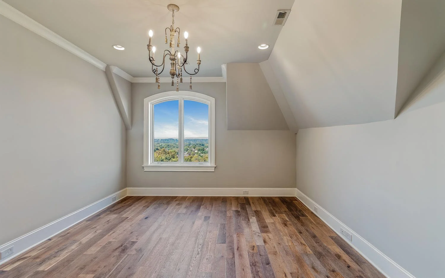 12755 Highwick Cir Knoxville-large-037-34-Upstairs Bedroom-1500x938-72dpi.jpg