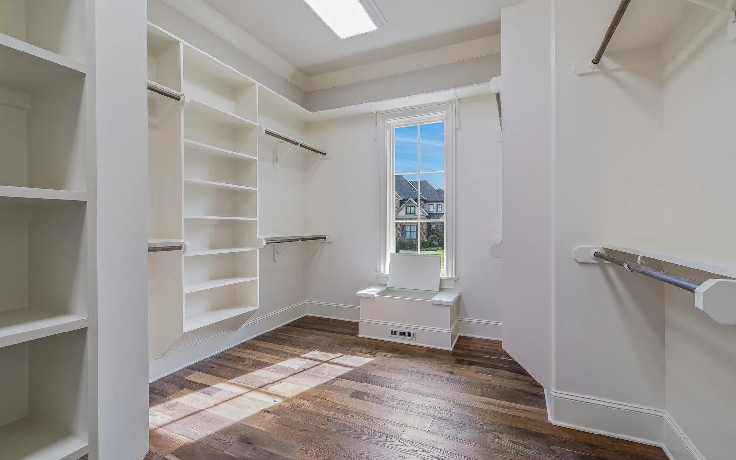 12755 Highwick Cir Knoxville-large-032-47-Master Closet-1500x938-72dpi.jpg