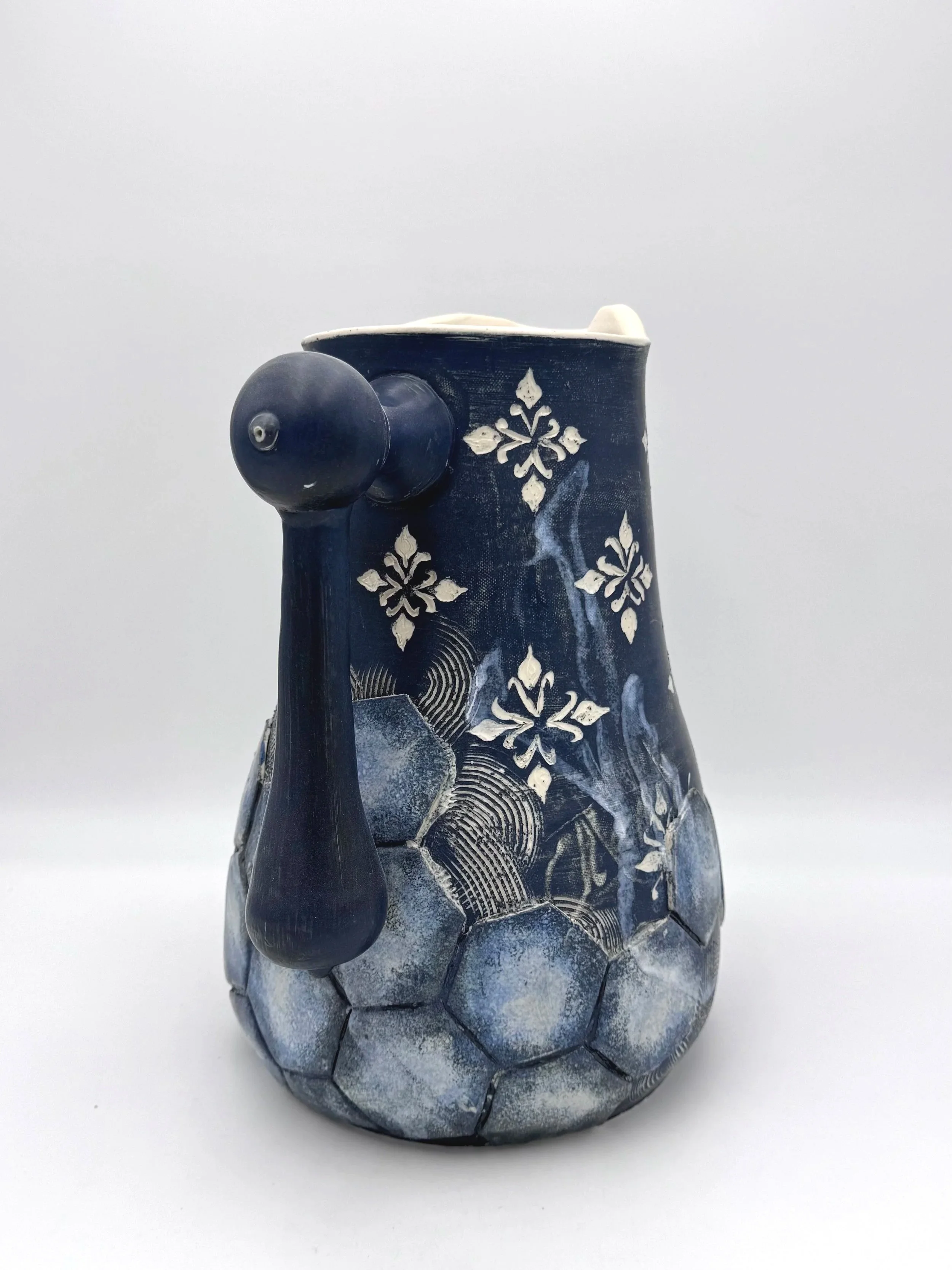  Untitled , 2024, 
Ceramic & glaze, 
9" x 9" x 14" 