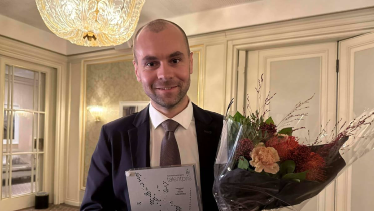 Vi gratulerer advokat Nicolai Løland Dolva med Advokatforeningens talentpris