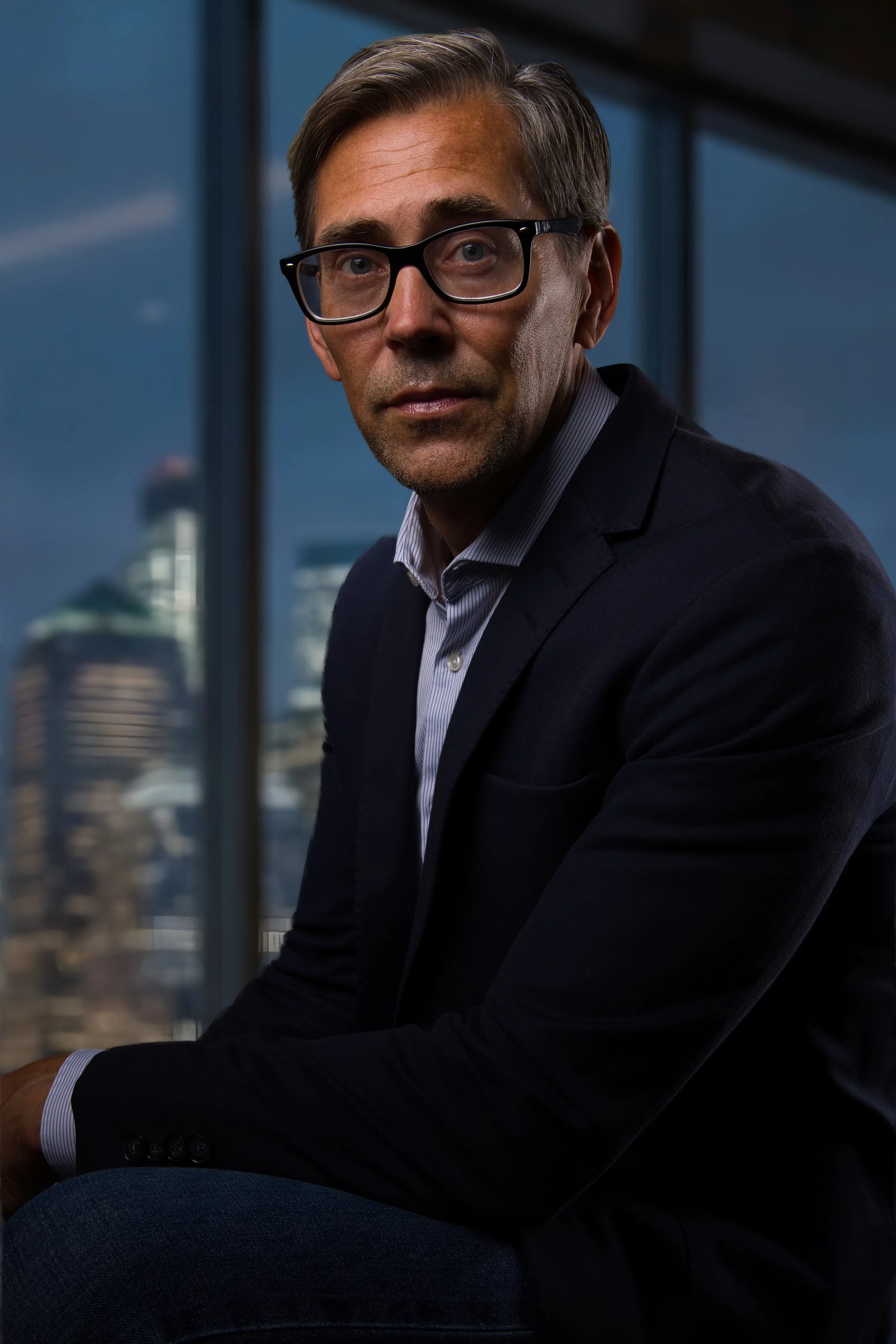 Sven Corporate AI Background.jpg