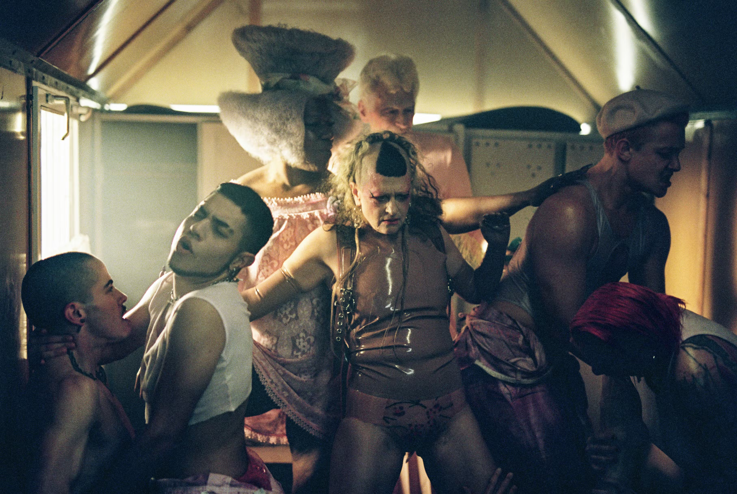 Peaches - No Lube So Rude (Explicit Extended Cut)