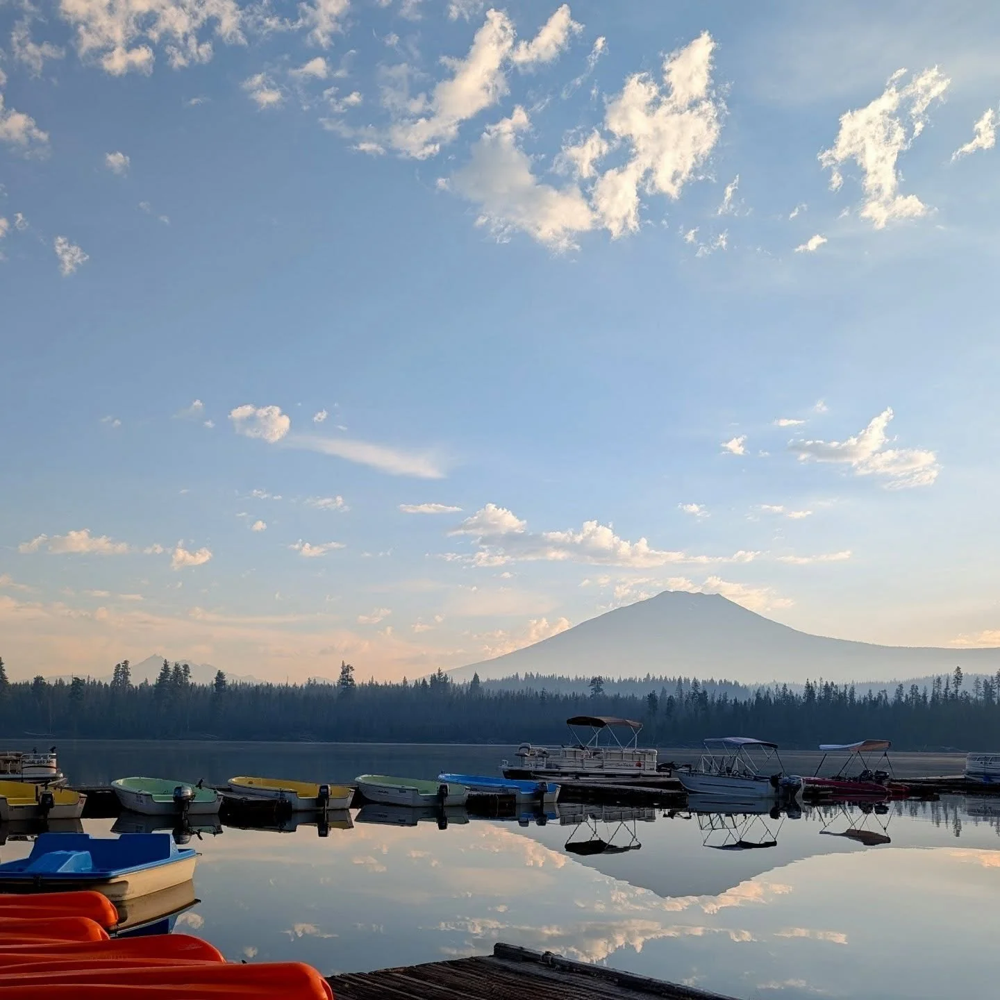Current Morning conditions at the lake - we do have some hazy skies in the distance but blue skies above! Wind forecasts currently indicate that we should have favorable conditions throughout the day.