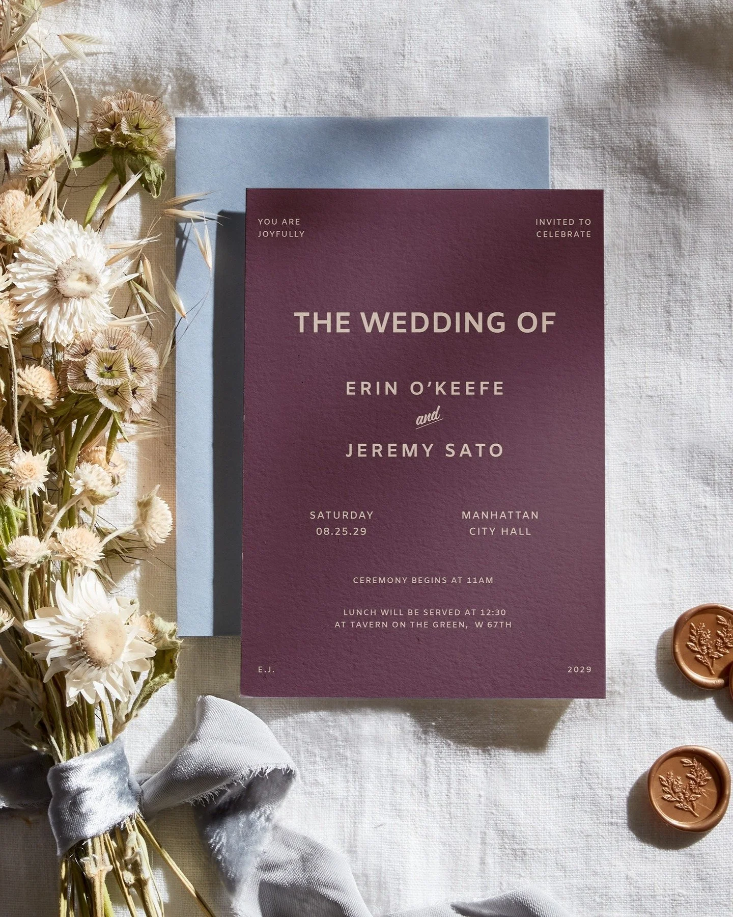 fresh launches @mintedweddings ✨

Courthouse and Hotel in the new invitation collection