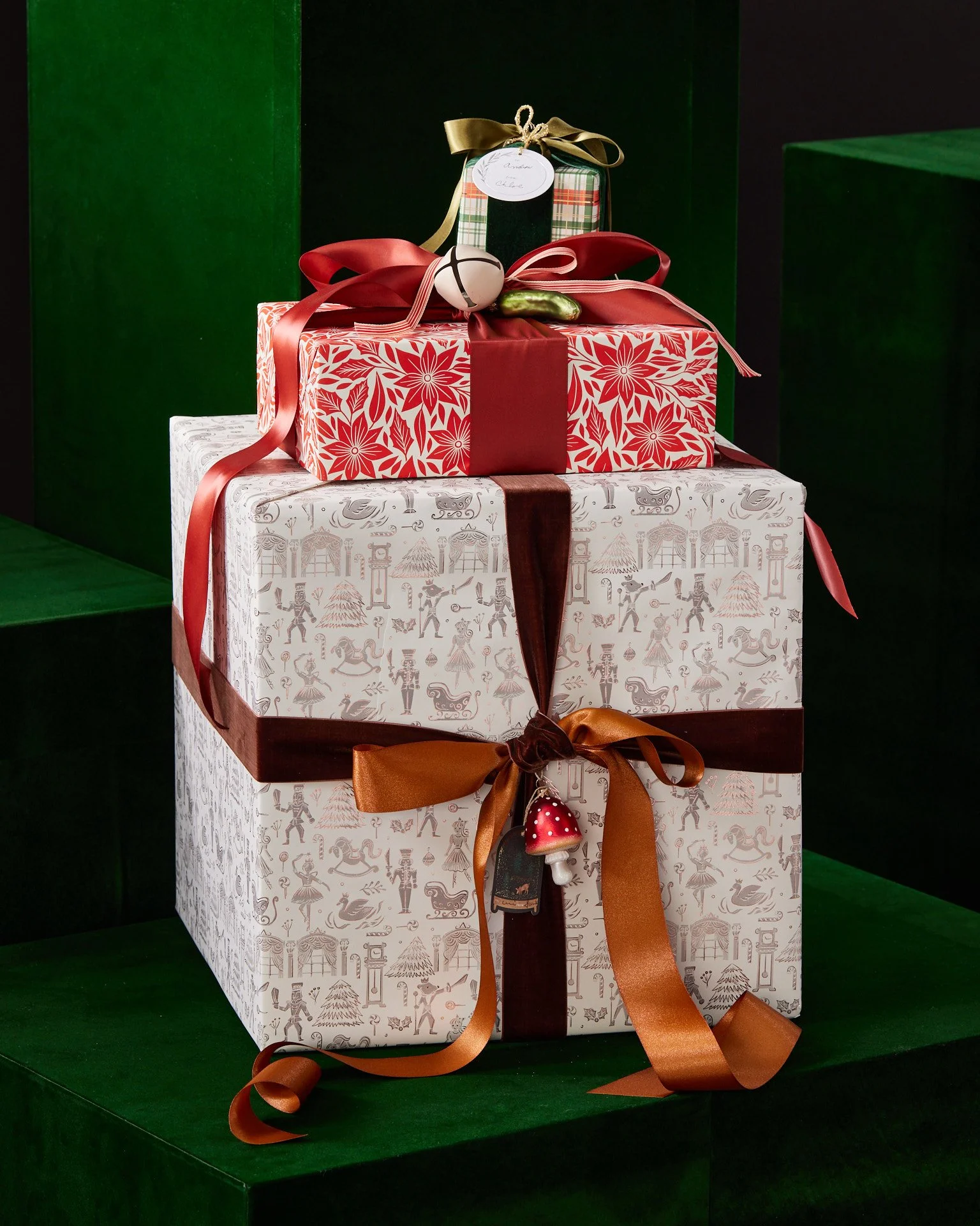 FY25_Q4_HOL_HOLIDAY_GIFTING_GIFT_WRAP_STACK_2_VERTICAL.jpg