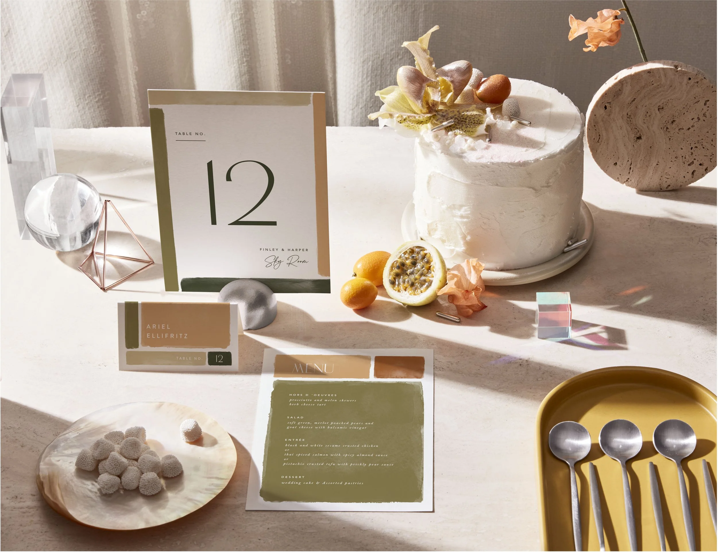 2023_Q1_WED_Invitations_ MoonLanding_Tablescape_Horizontal_0487_s01_3225.jpg