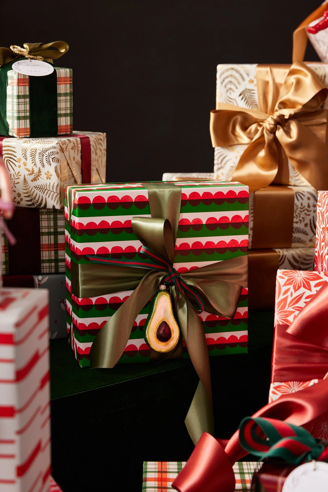FY25_Q4_HOL_HOLIDAY_GIFTING_LARGE_GROUP_VERTICAL_DETAIL1.jpg