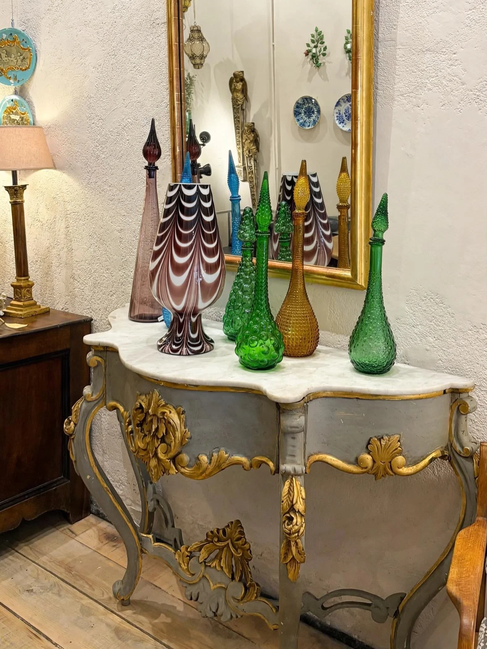 Este es nuestro rinc&oacute;n favorito de Espacio Madre.
Re&uacute;ne historia, diferentes &eacute;pocas, mezcla de texturas, color. T&eacute;cnicas, artesan&iacute;a pura, dise&ntilde;o, luz. Nos da mucho placer. 
@espaciomadre 🤍