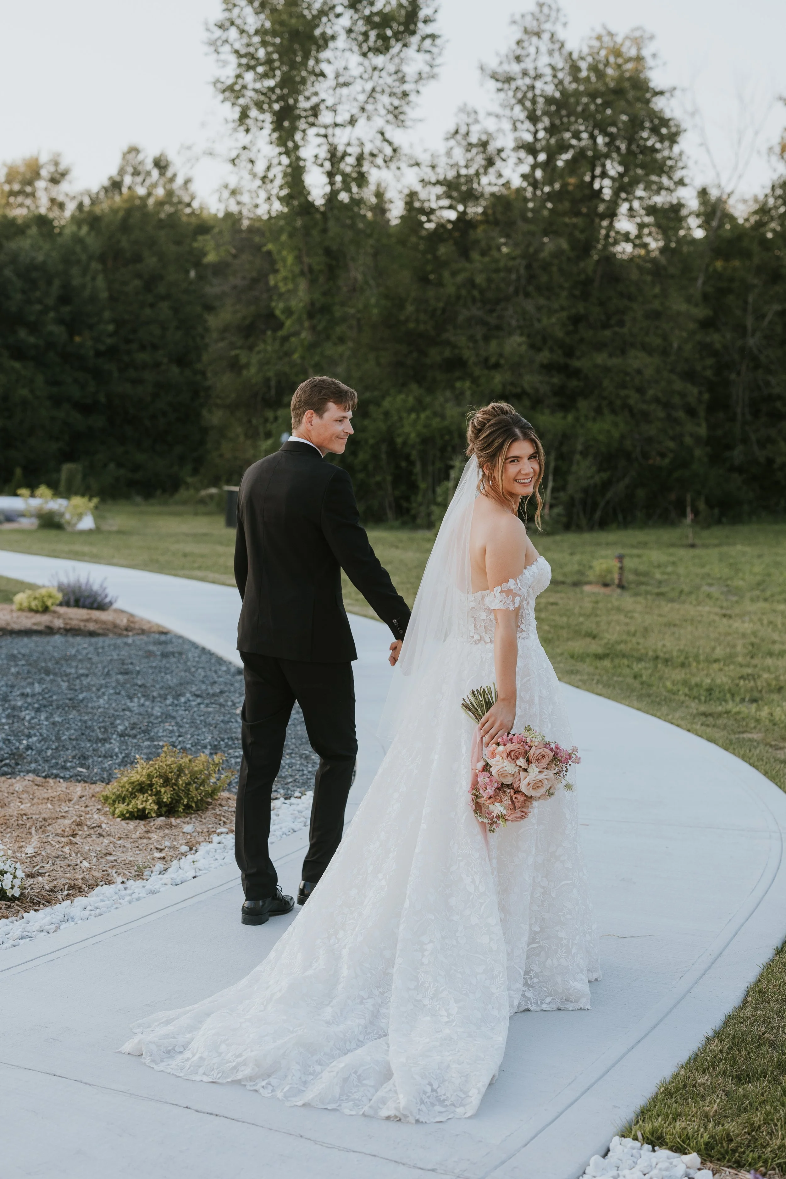 WLR Bride Aly || Photo credit: Kaitlyn CW Photography