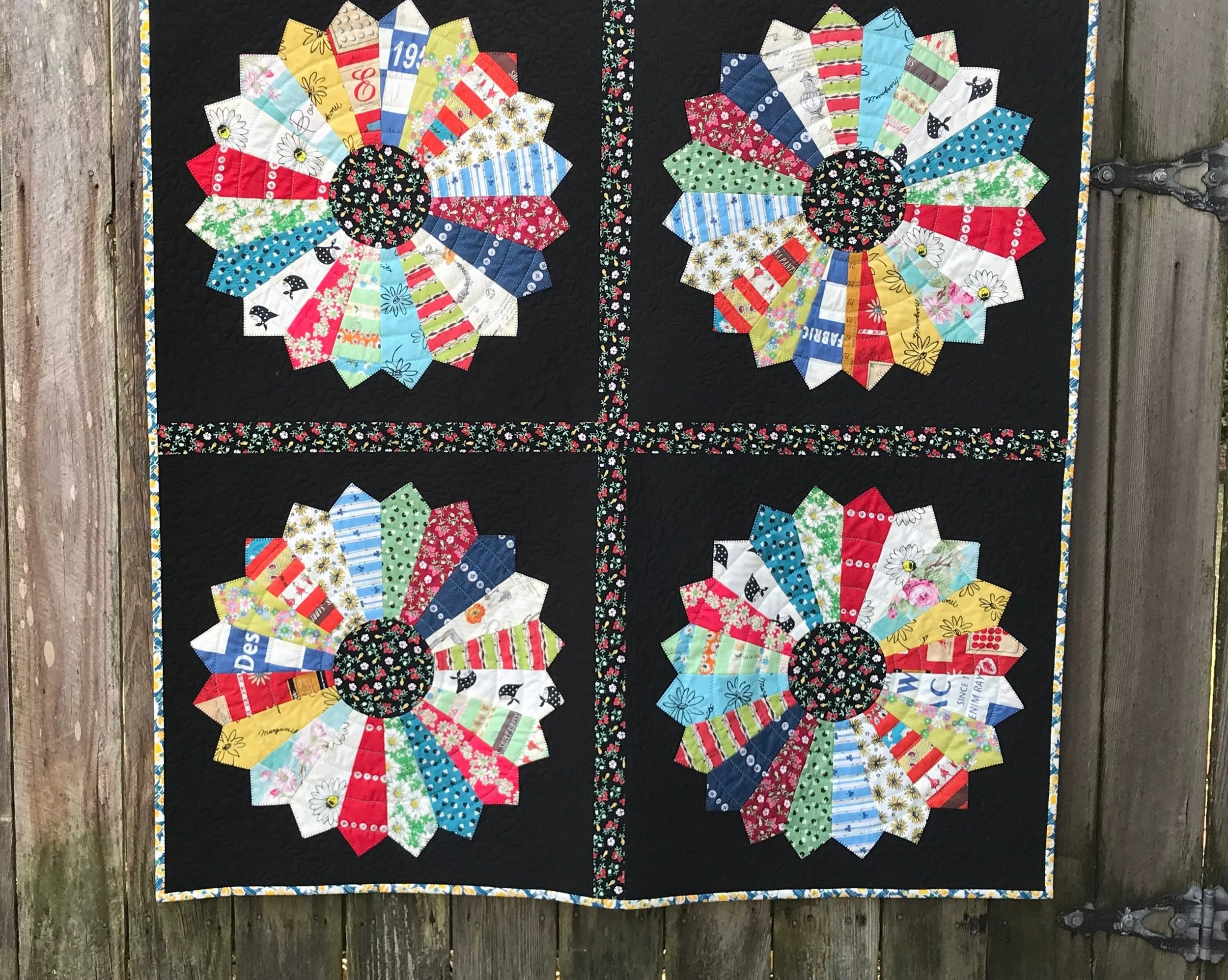 Feedsack Dresden plate quilt