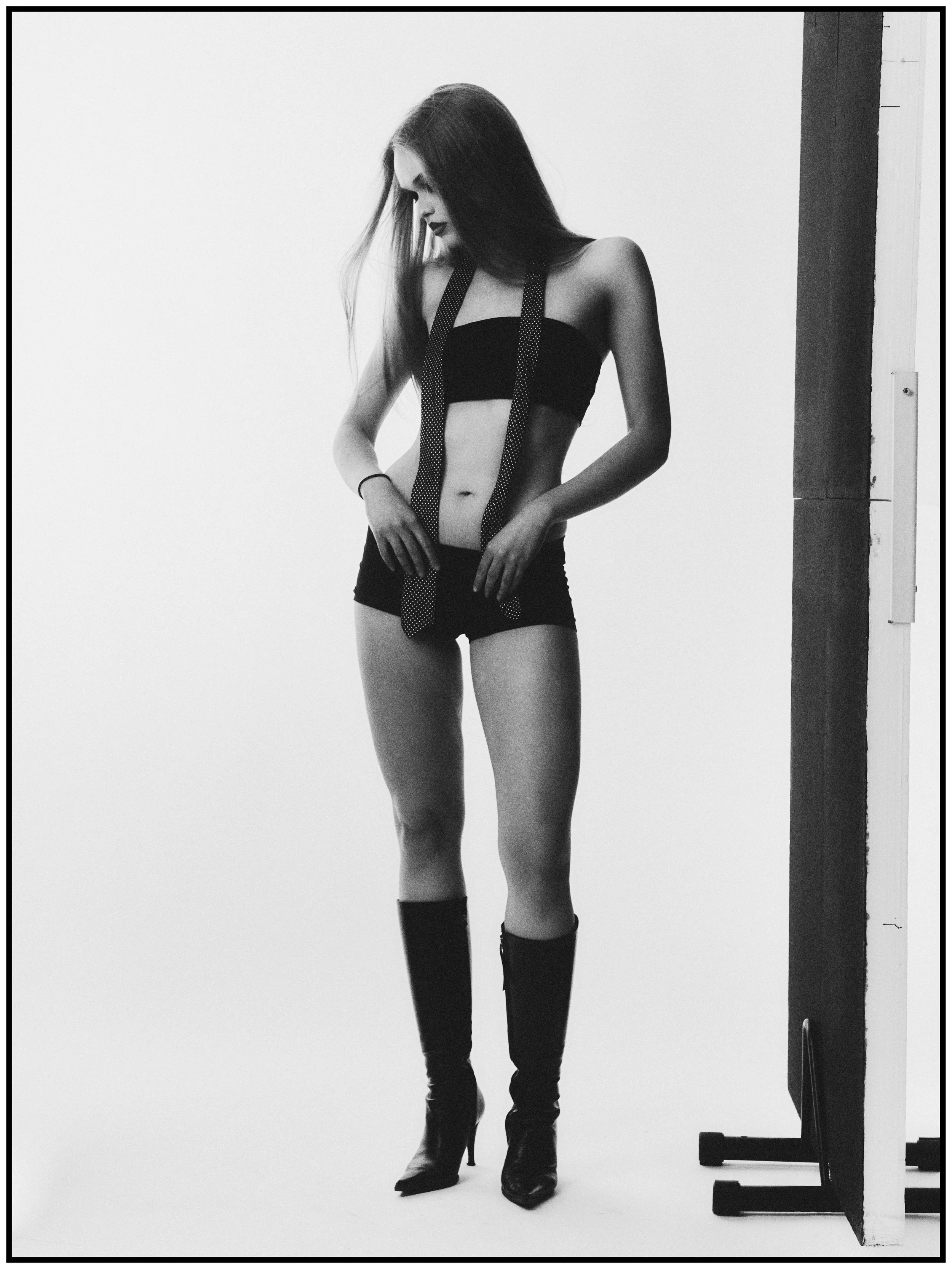SHOOT STASIA STUDIO WHITE BG HQ BORDERS 520.jpg