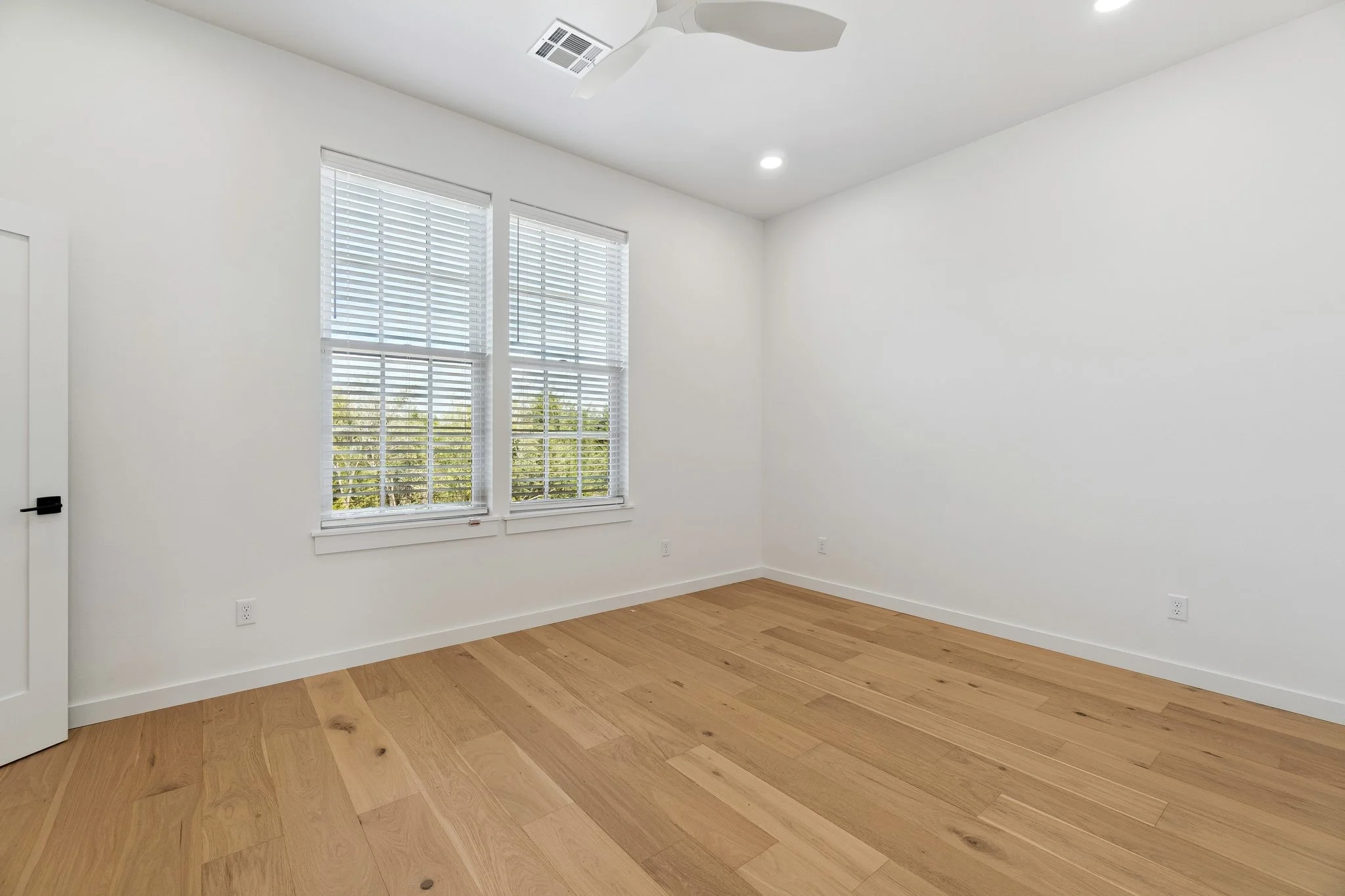 29-web-or-mls-18821 Selah Wy_029.jpg