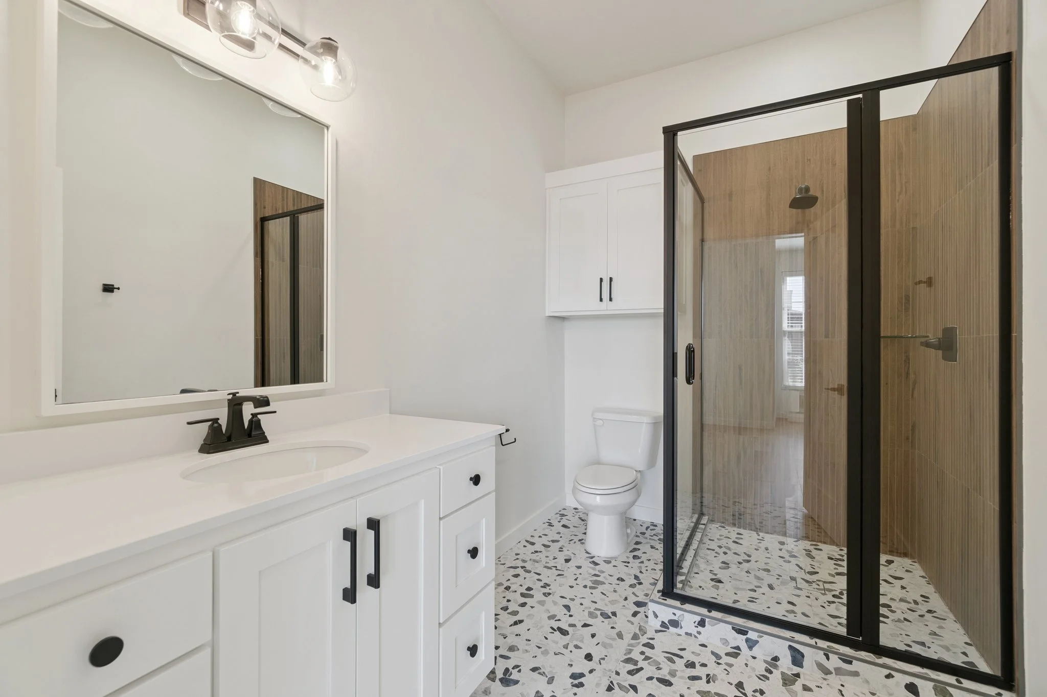 29-web-or-mls-18829 Selah Wy_028.jpg