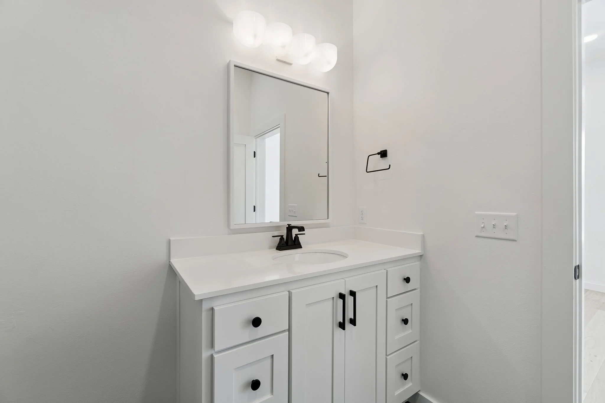 28-web-or-mls-18821 Selah Wy_028.jpg