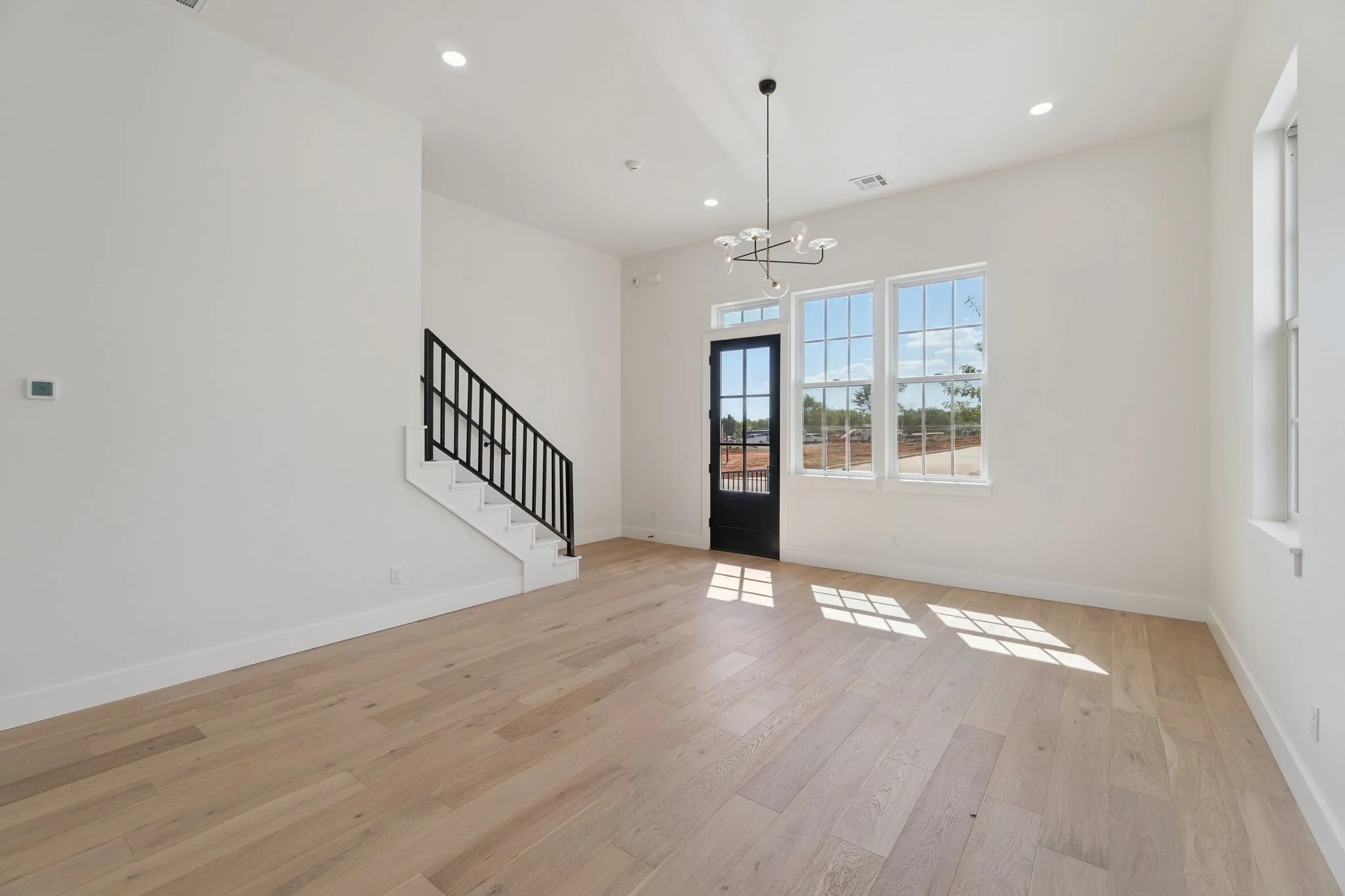 10-web-or-mls-18829 Selah Wy_009.jpg